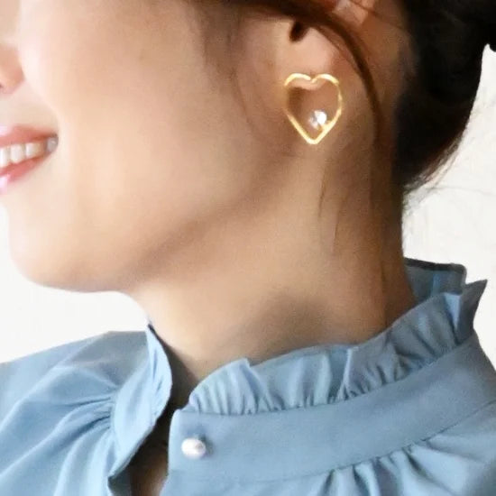 ハートビジューピアス