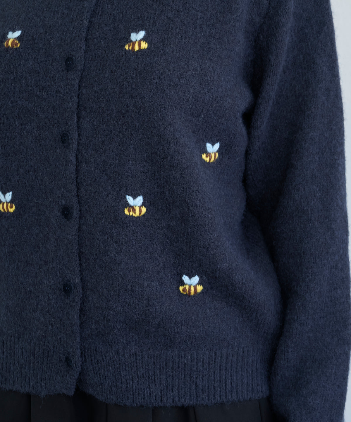 【10月18日(日)20時〜新発売】ミツバチ刺繍ニットカーディガン