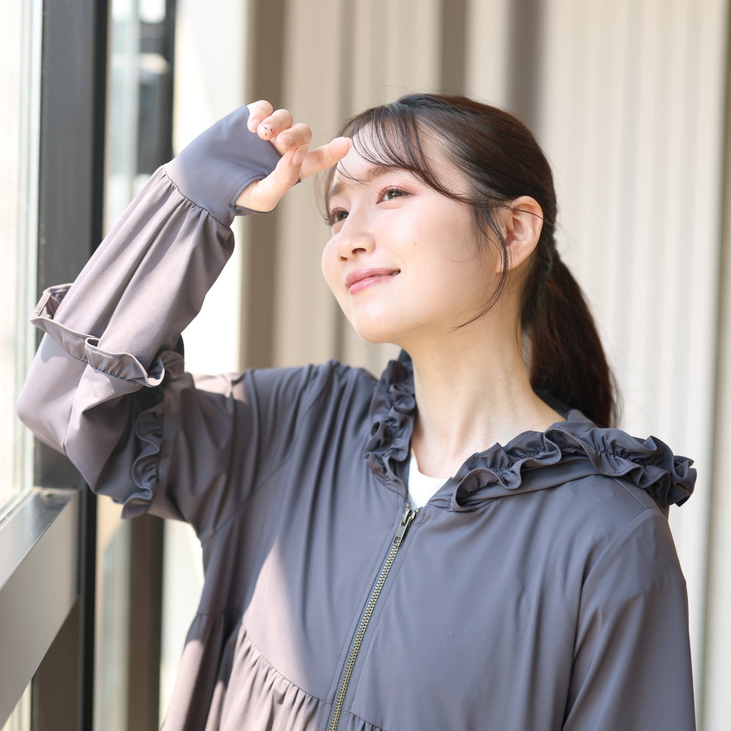 【8月3日(日)20時〜新発売】25AW UVカット99.9%フリルティアードパーカー