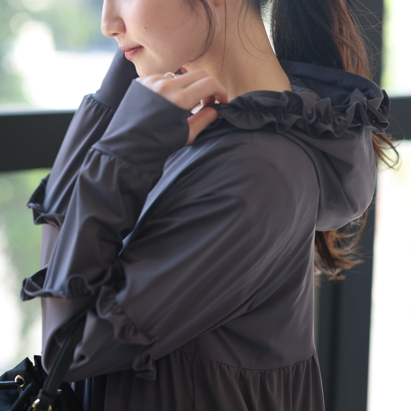 【8月3日(日)20時〜新発売】25AW UVカット99.9%フリルティアードパーカー