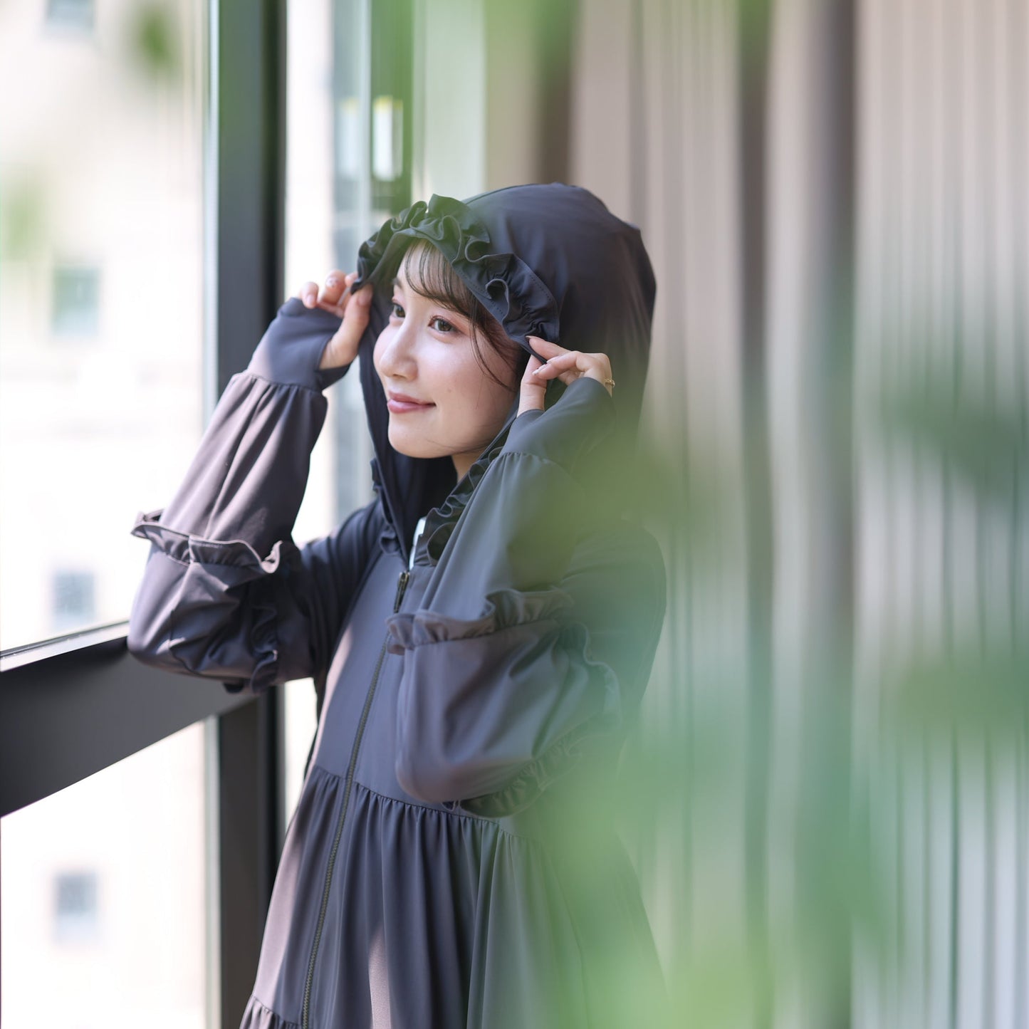 【8月3日(日)20時〜新発売】25AW UVカット99.9%フリルティアードパーカー