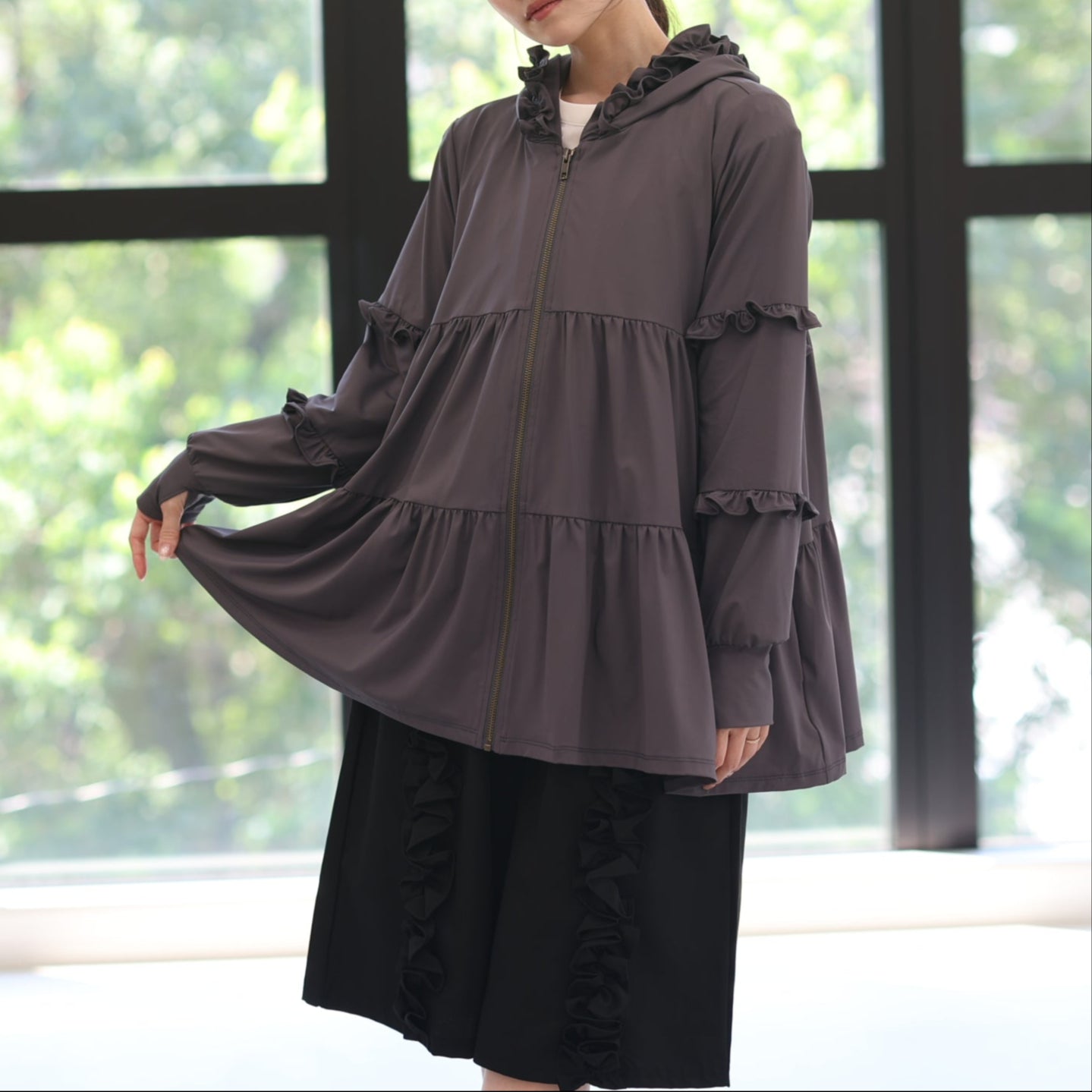 【8月3日(日)20時〜新発売】25AW UVカット99.9%フリルティアードパーカー