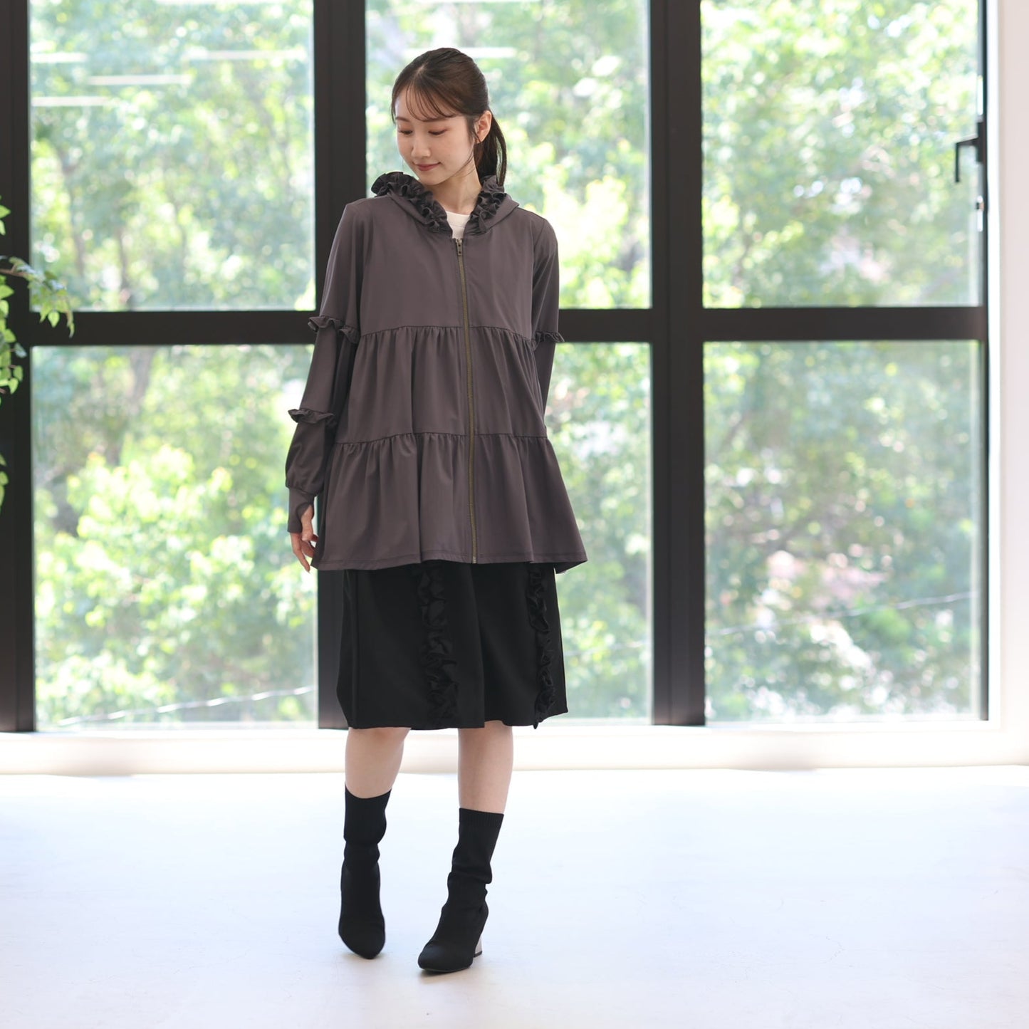 【8月3日(日)20時〜新発売】25AW UVカット99.9%フリルティアードパーカー