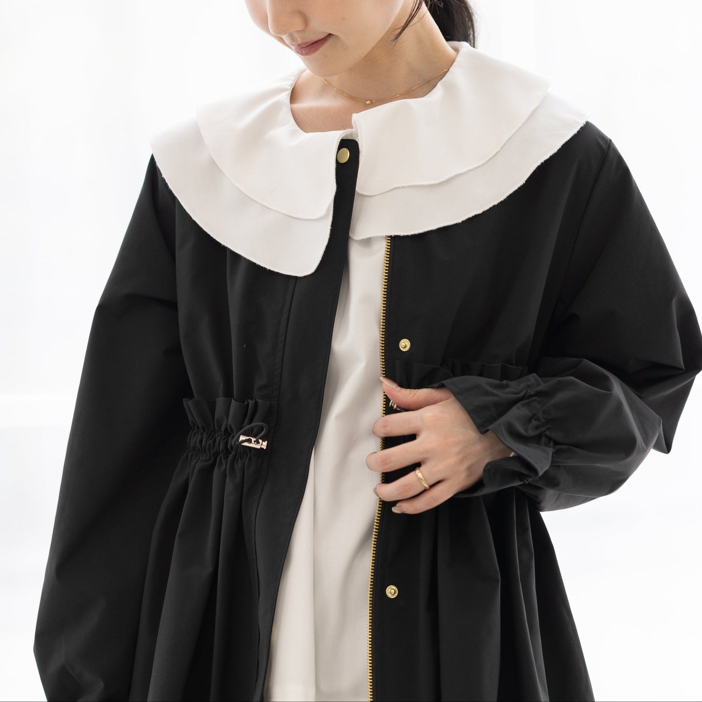 【9月26日(金)13時〜新発売】ギャザーフリルドローストコート