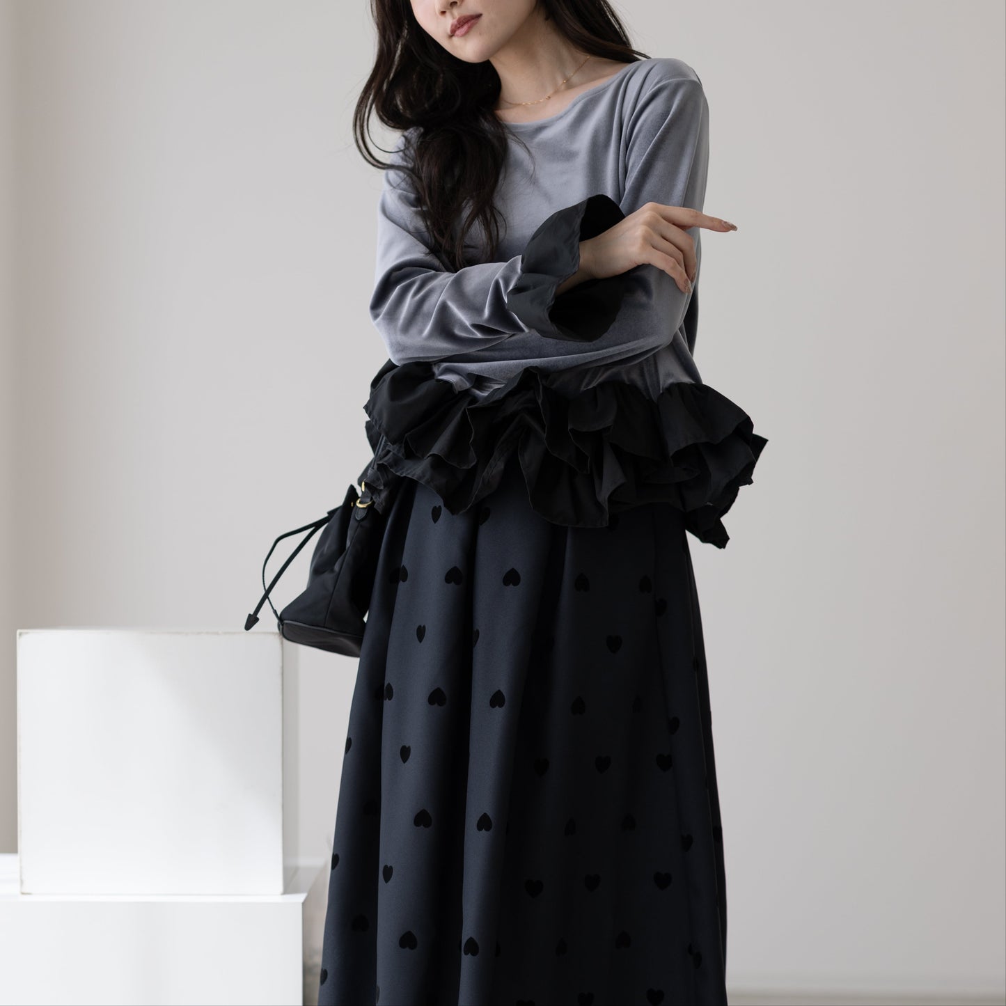 【9月12日(金)13時〜新発売】25AWラッフルヘムベロアトップス
