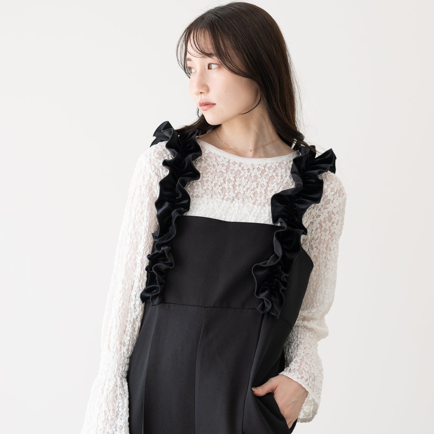 【10月3日(金)13時〜新発売】フリルベロアサロペット
