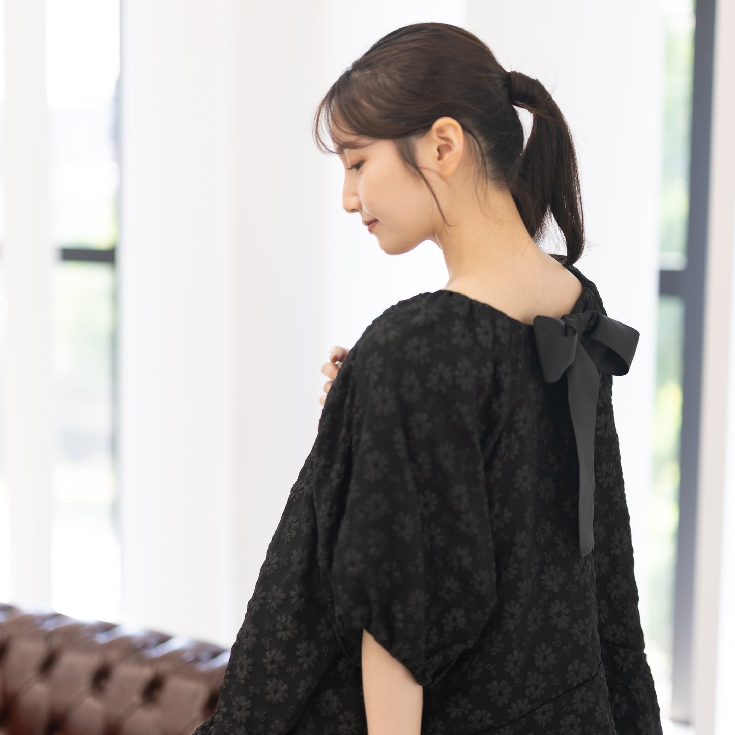 【8月3日(日)20時〜新発売】25AWバックリボンジャガードフレアトップス
