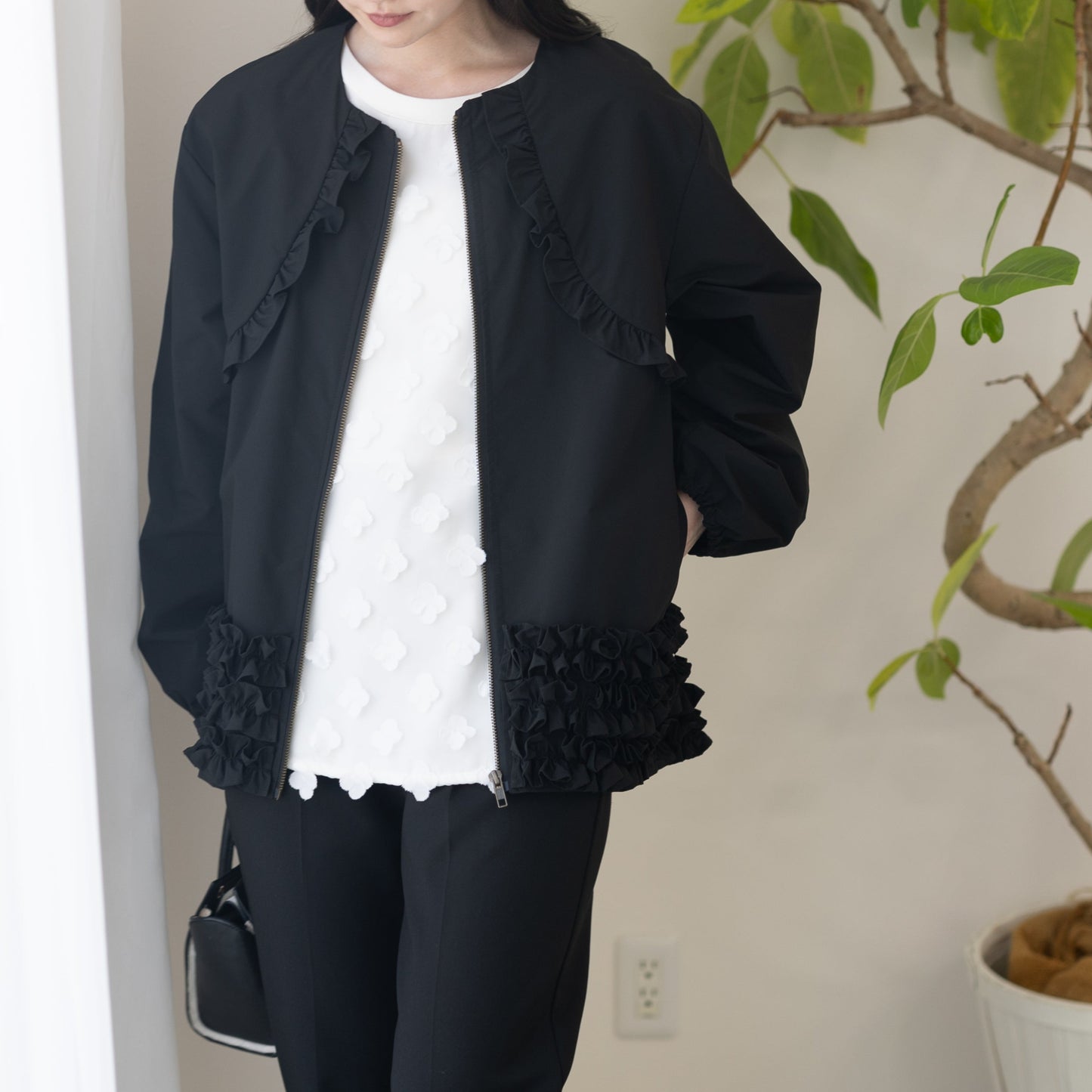 【8月22日(金)13時〜新発売】25AWシャカシャカ裾フリルブルゾン
