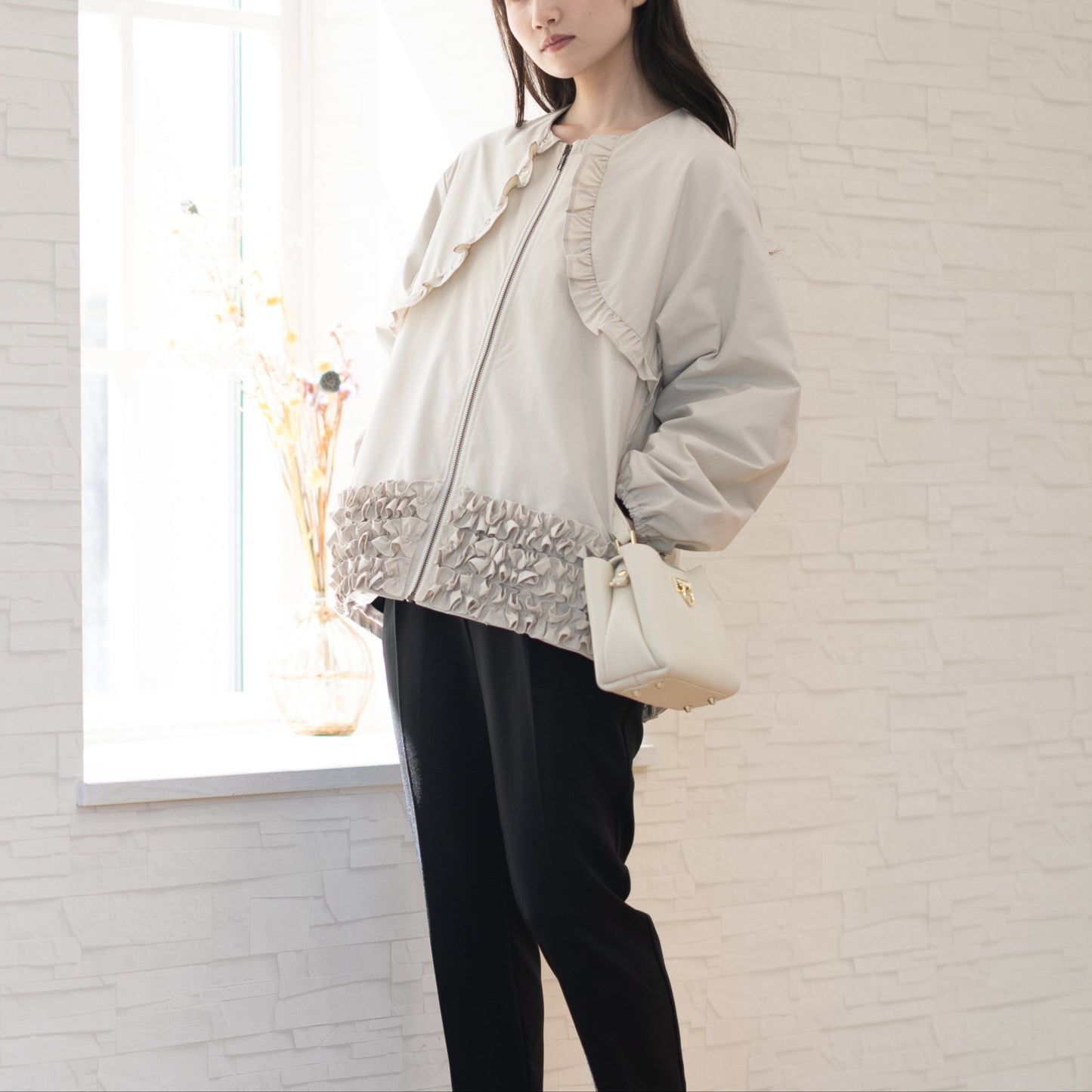 【8月22日(金)13時〜新発売】25AWシャカシャカ裾フリルブルゾン