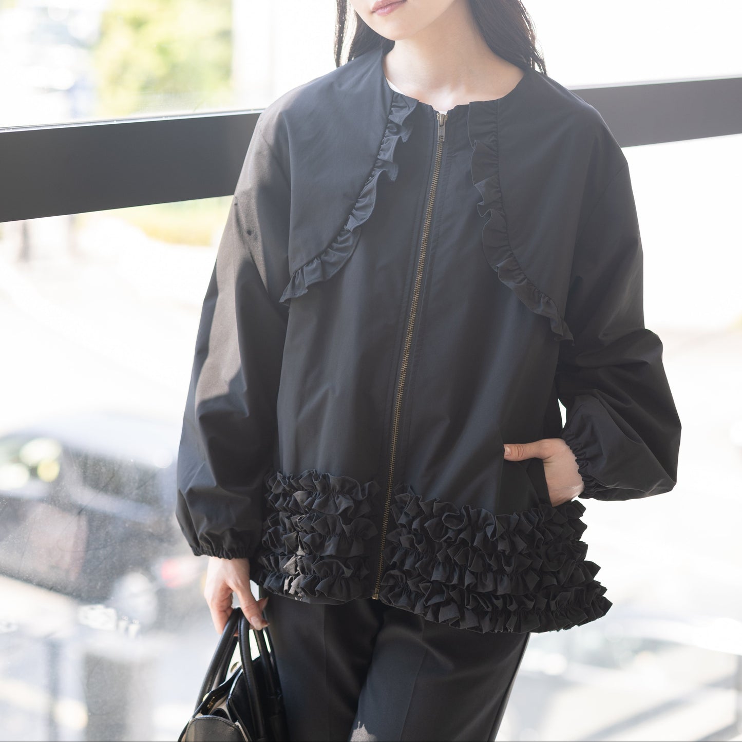 【8月22日(金)13時〜新発売】25AWシャカシャカ裾フリルブルゾン