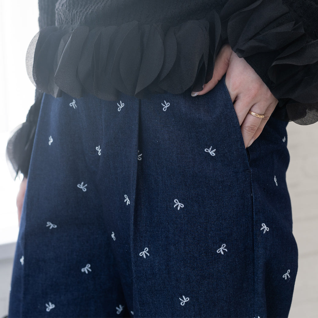 【8月17日(日)20時〜新発売】25AW リボン刺繍センタープレスデニム