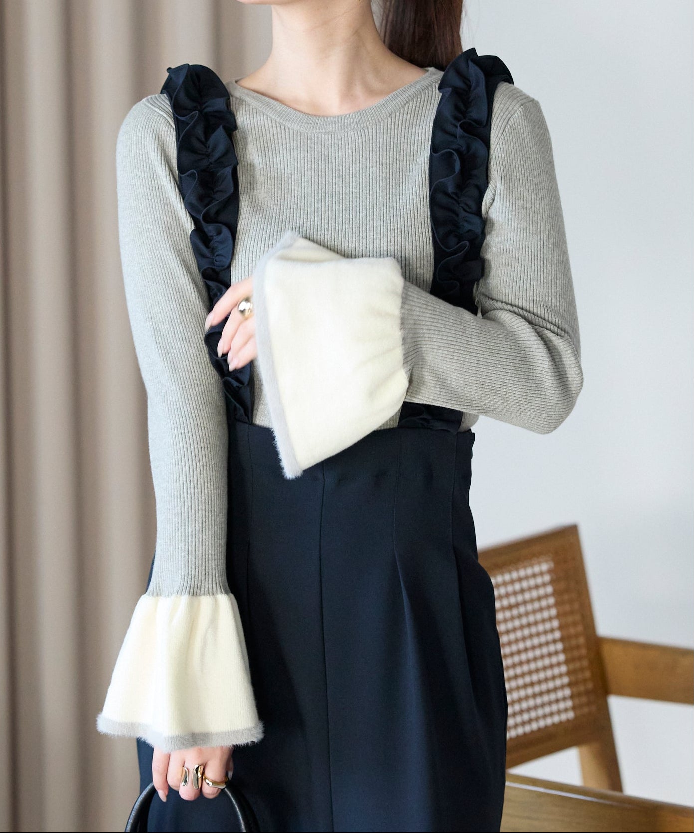 【1月11日(日)20時〜新発売】バイカラーフレアスリーブニット