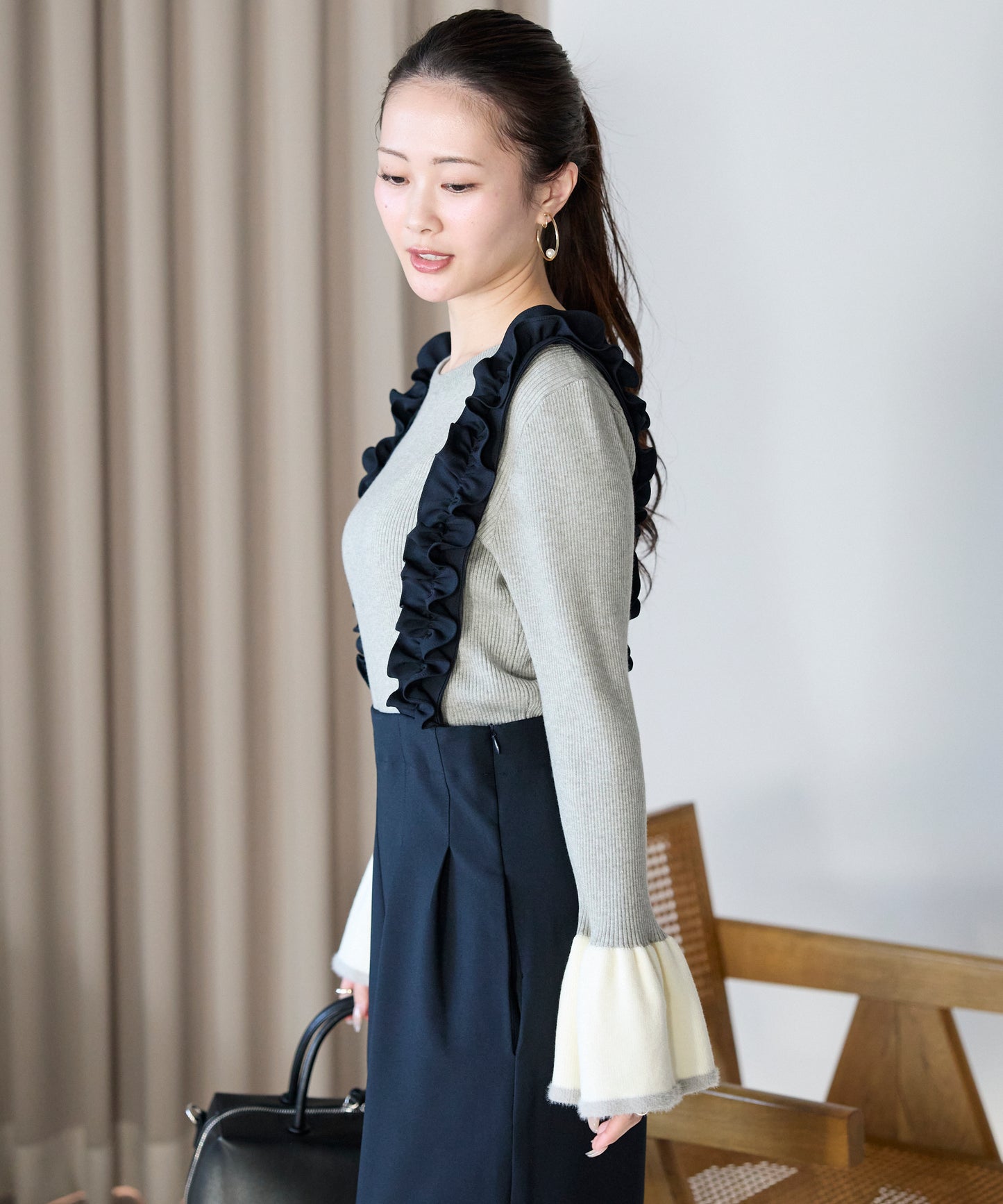 【1月11日(日)20時〜新発売】バイカラーフレアスリーブニット