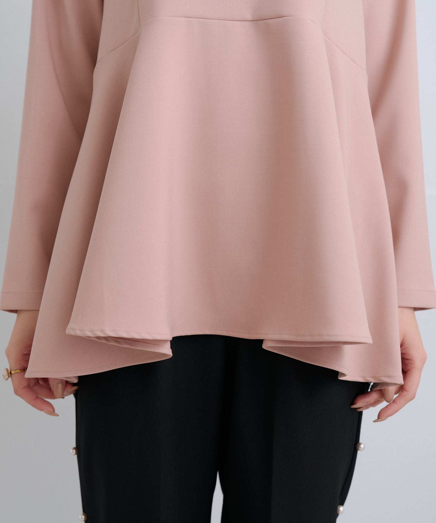 【2月15日(日)20時〜新発売】バックリボンペプラムトップス