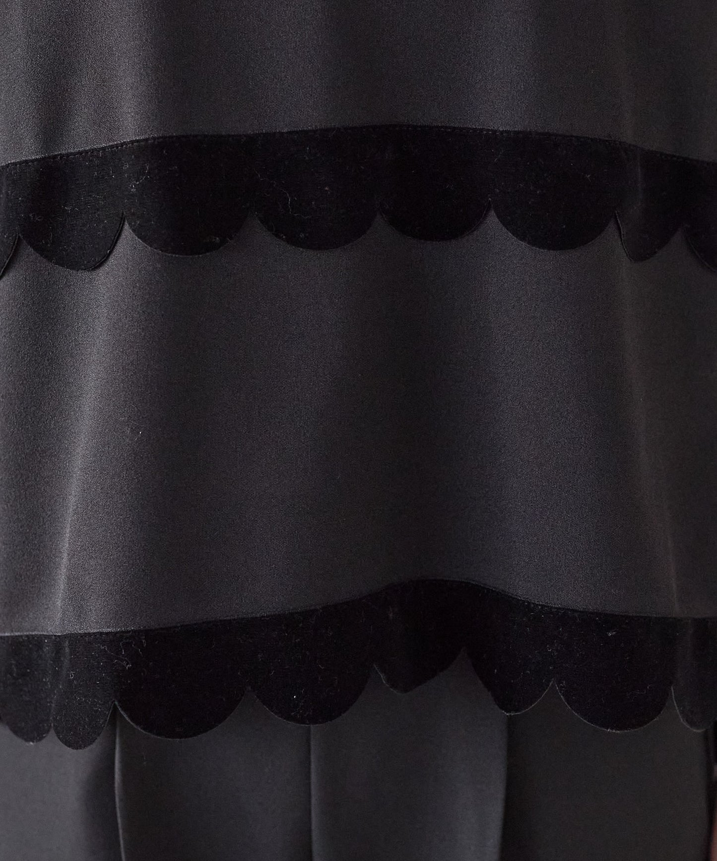 【11月28日(金)13時〜新発売】クラシカルスカラップトップス