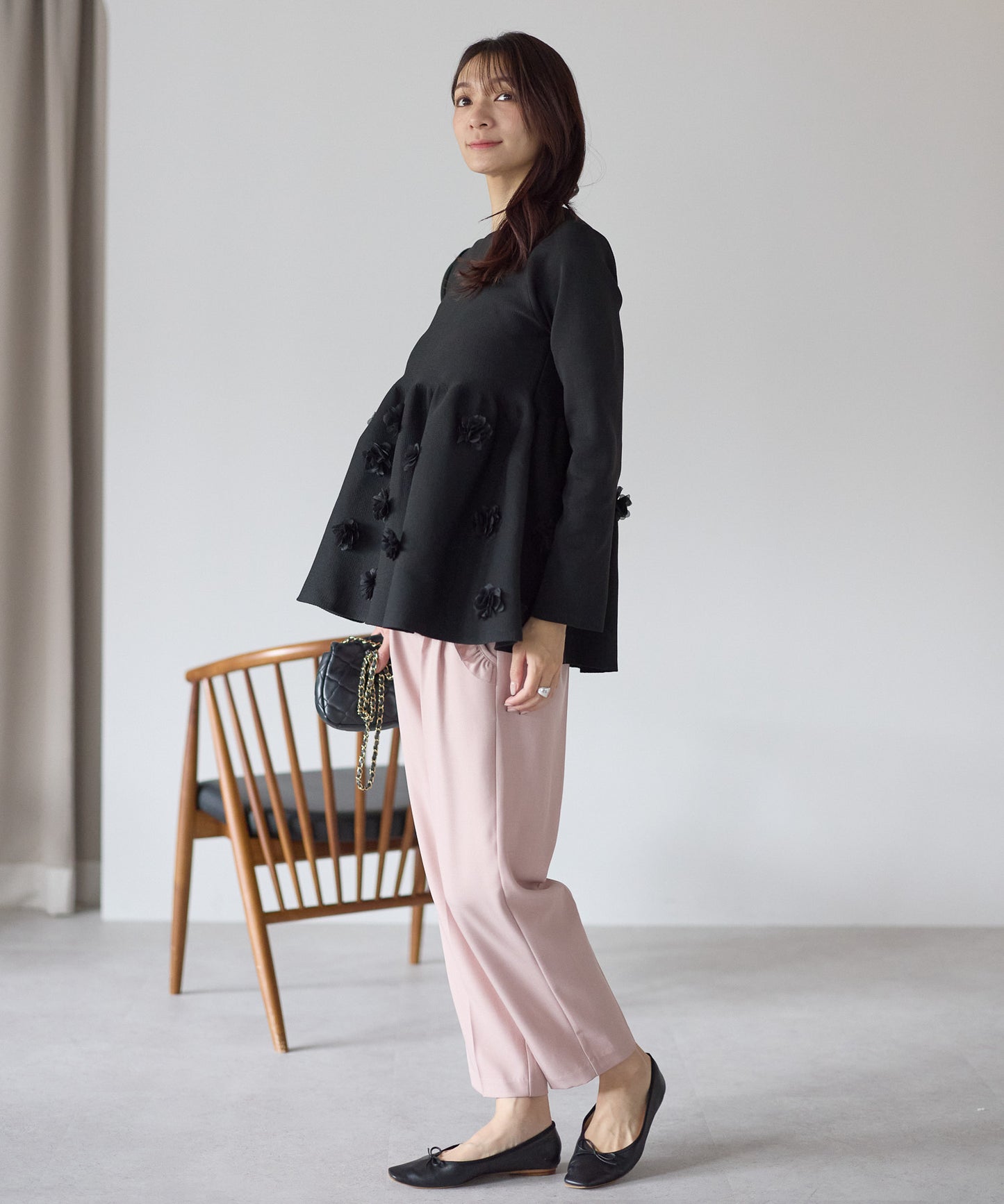 【11月28日(金)13時〜新発売〜新発売】フラワーペプラムダイバーニット