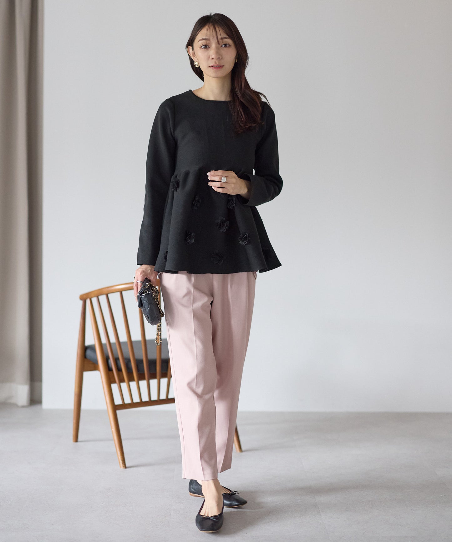 【11月28日(金)13時〜新発売〜新発売】フラワーペプラムダイバーニット