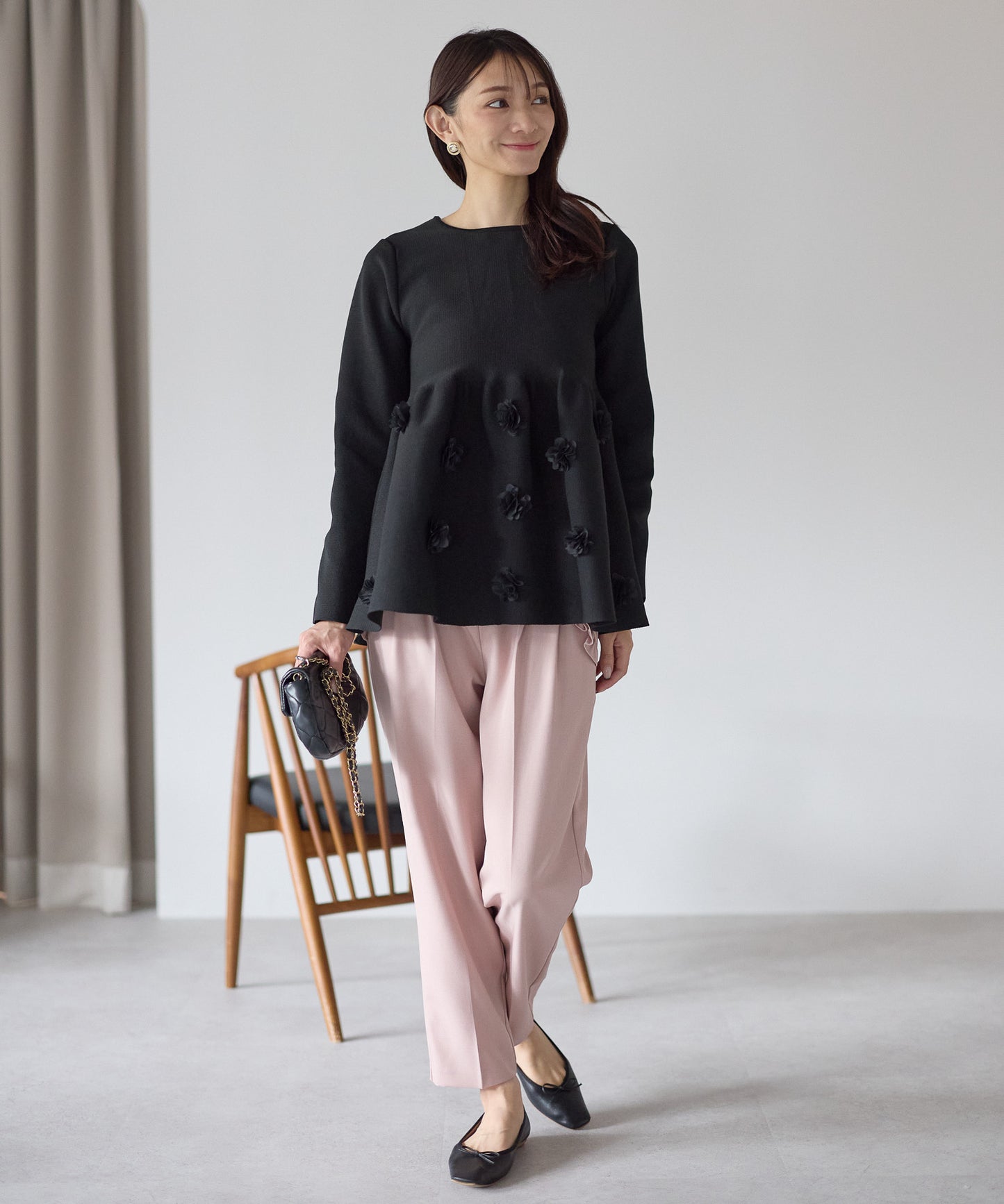 【11月28日(金)13時〜新発売〜新発売】フラワーペプラムダイバーニット