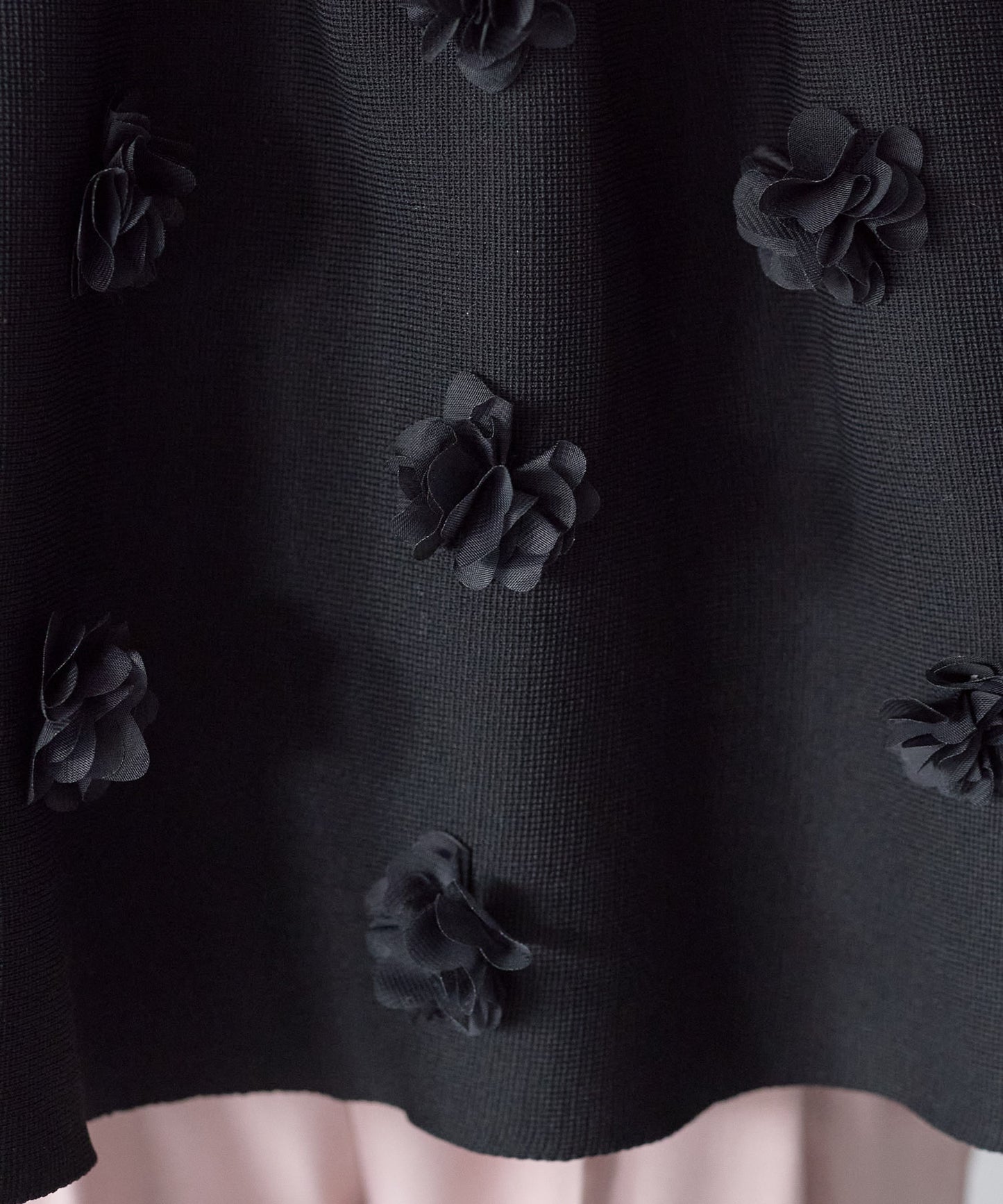 【11月28日(金)13時〜新発売〜新発売】フラワーペプラムダイバーニット