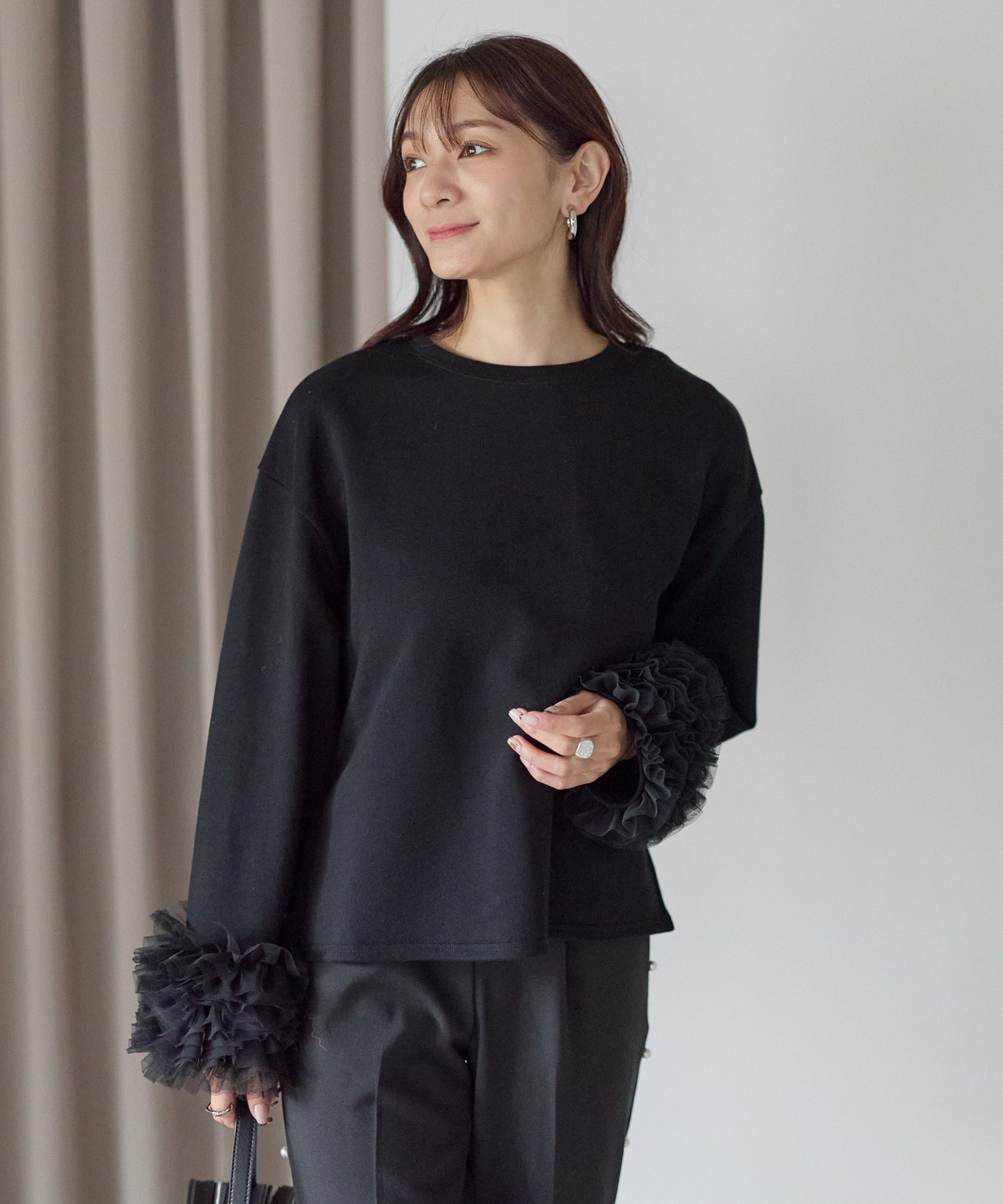 【11月28日(金)13時〜新発売】袖チュールフリルスウェットトップス