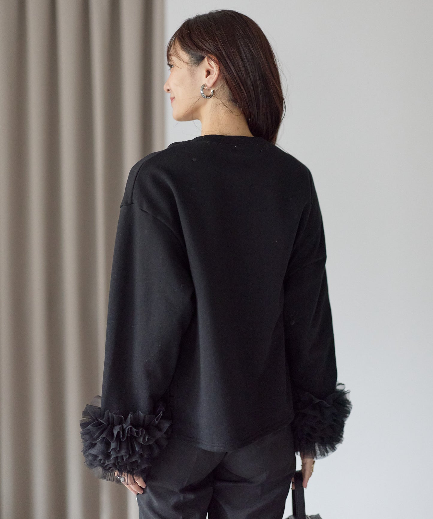 【11月28日(金)13時〜新発売】袖チュールフリルスウェットトップス