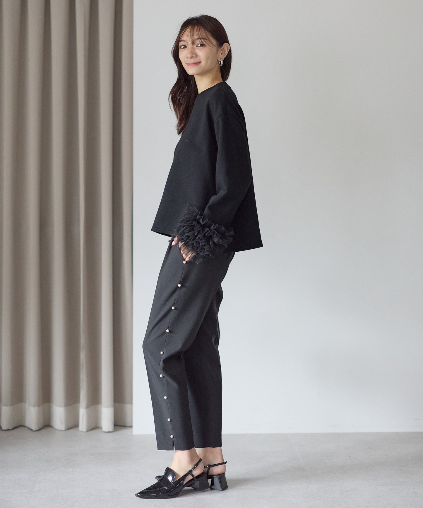 【11月28日(金)13時〜新発売】袖チュールフリルスウェットトップス