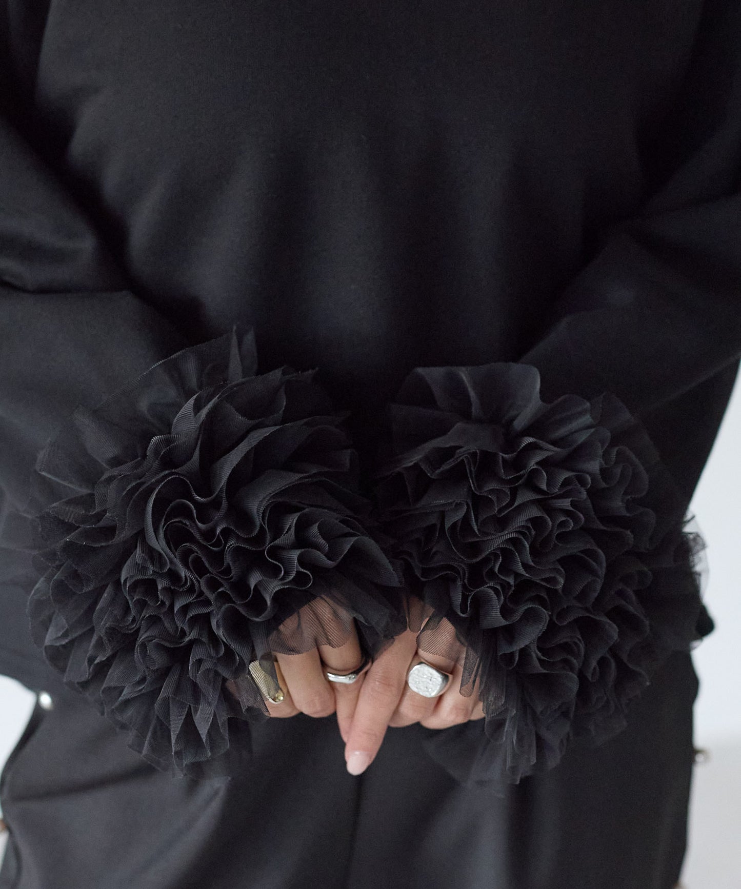 【11月28日(金)13時〜新発売】袖チュールフリルスウェットトップス