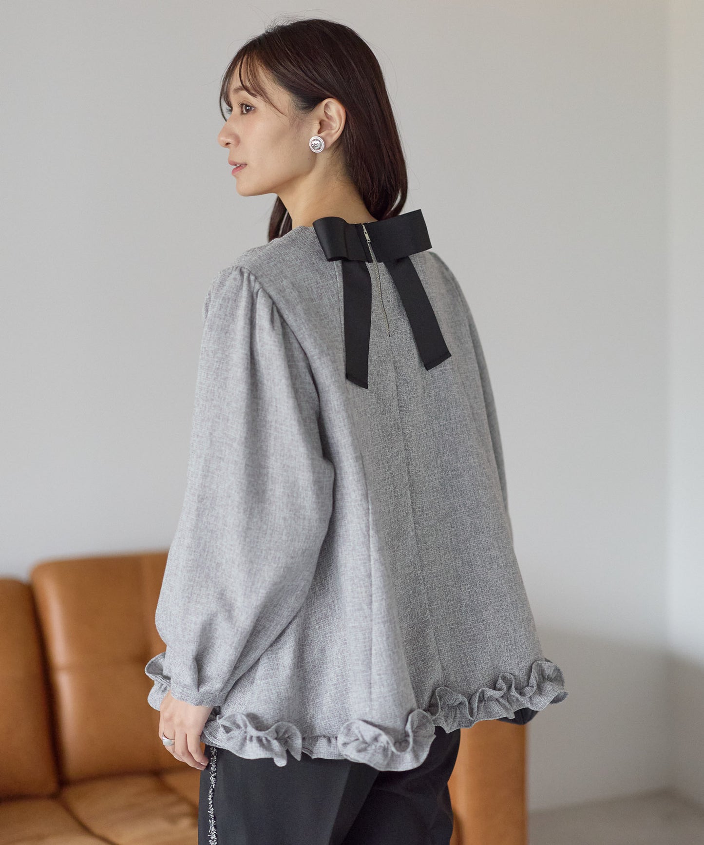 【11月28日(金)13時〜新発売】バックリボンツイードフリルトップス
