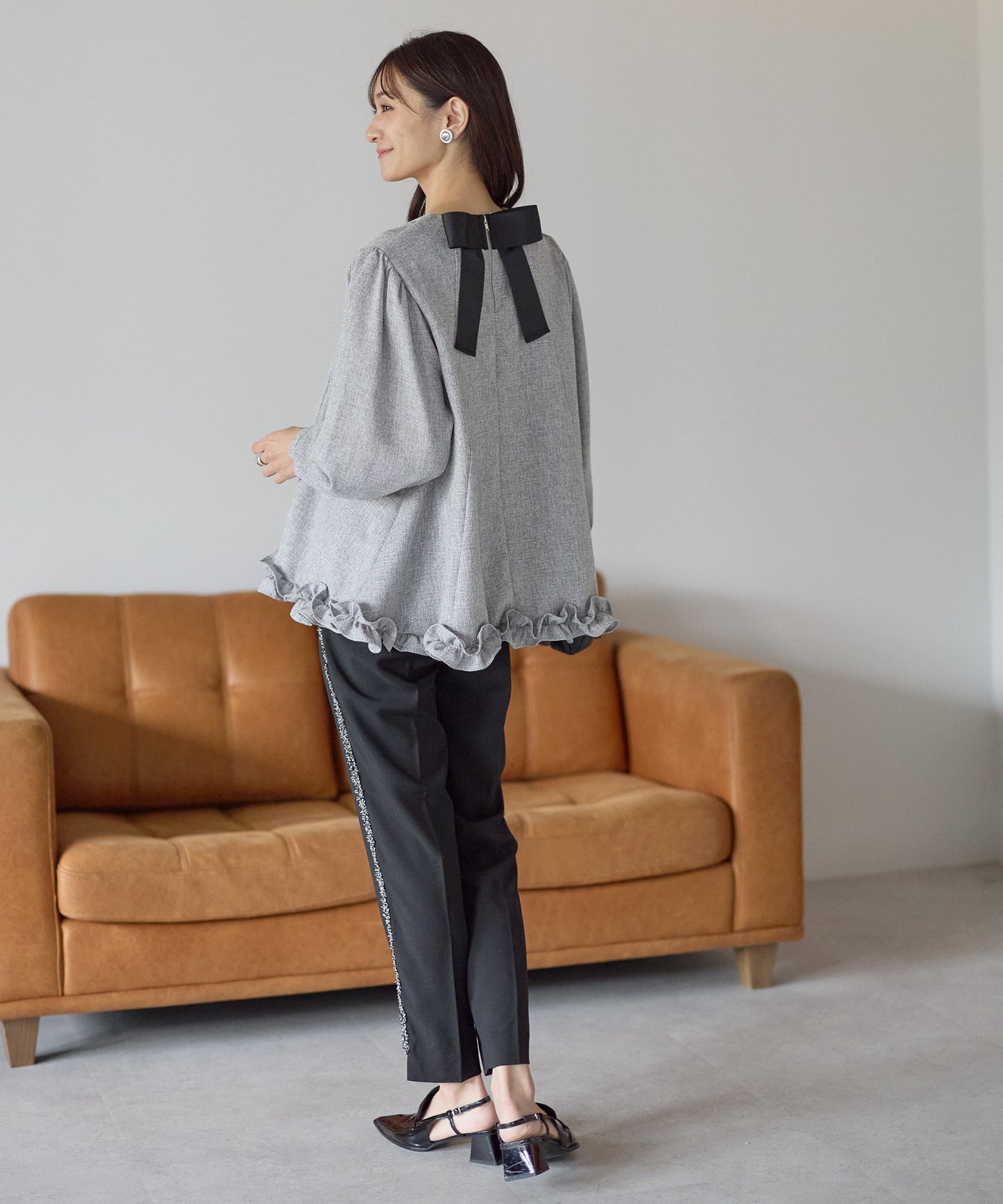 【11月28日(金)13時〜新発売】バックリボンツイードフリルトップス