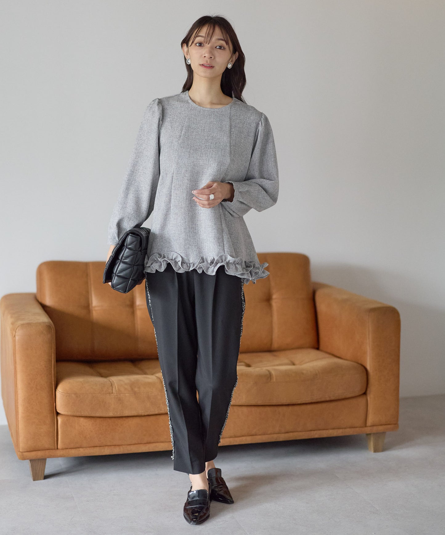 【11月28日(金)13時〜新発売】バックリボンツイードフリルトップス