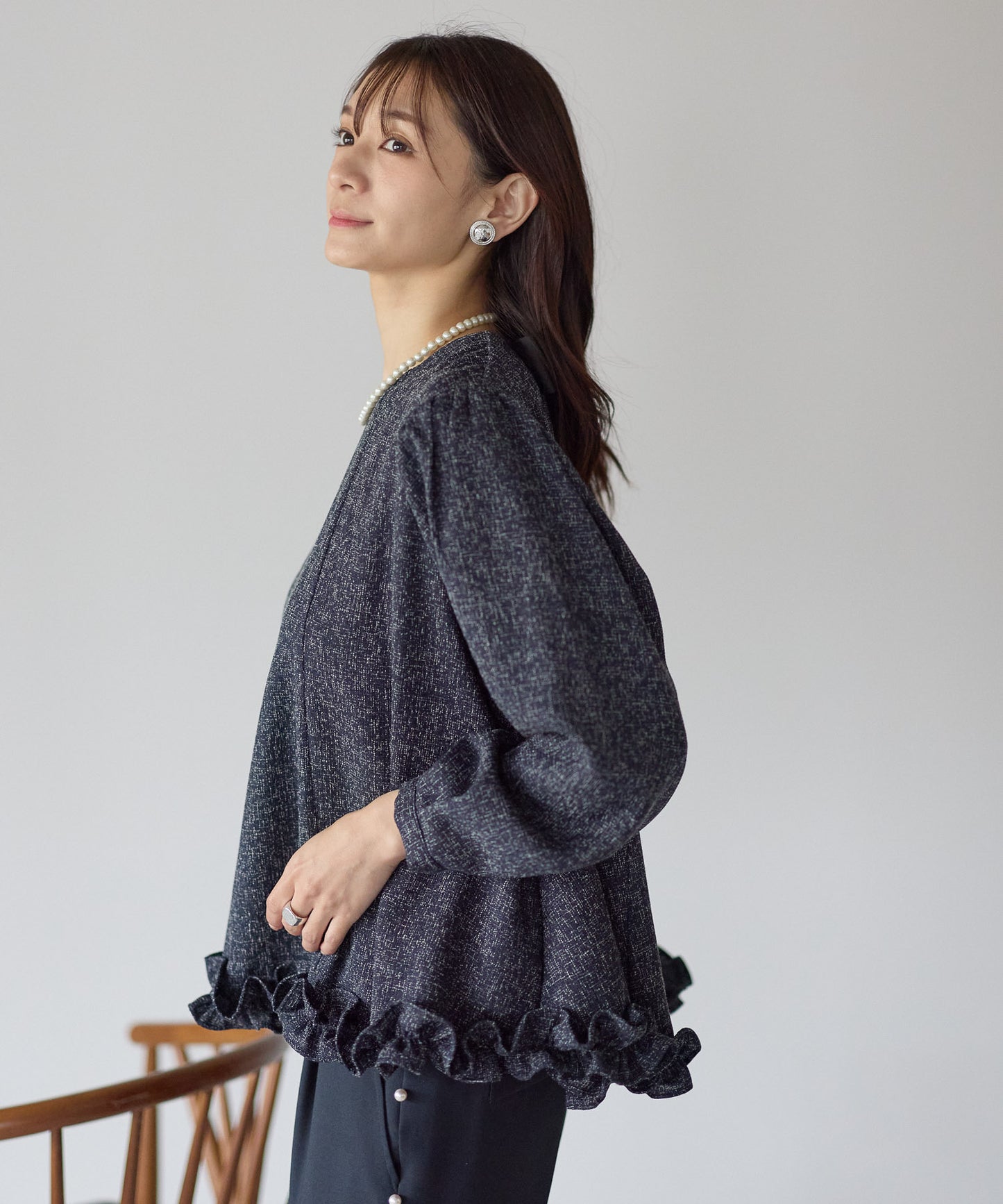 【11月28日(金)13時〜新発売】バックリボンツイードフリルトップス