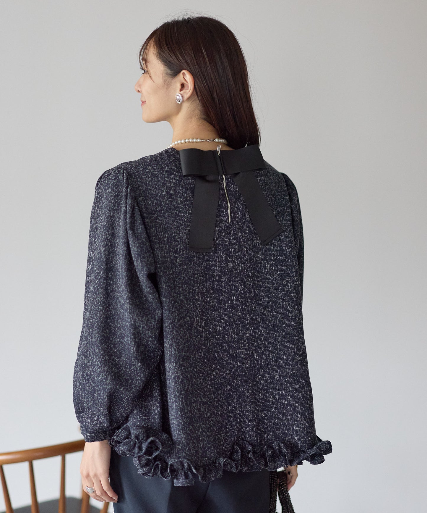 【11月28日(金)13時〜新発売】バックリボンツイードフリルトップス