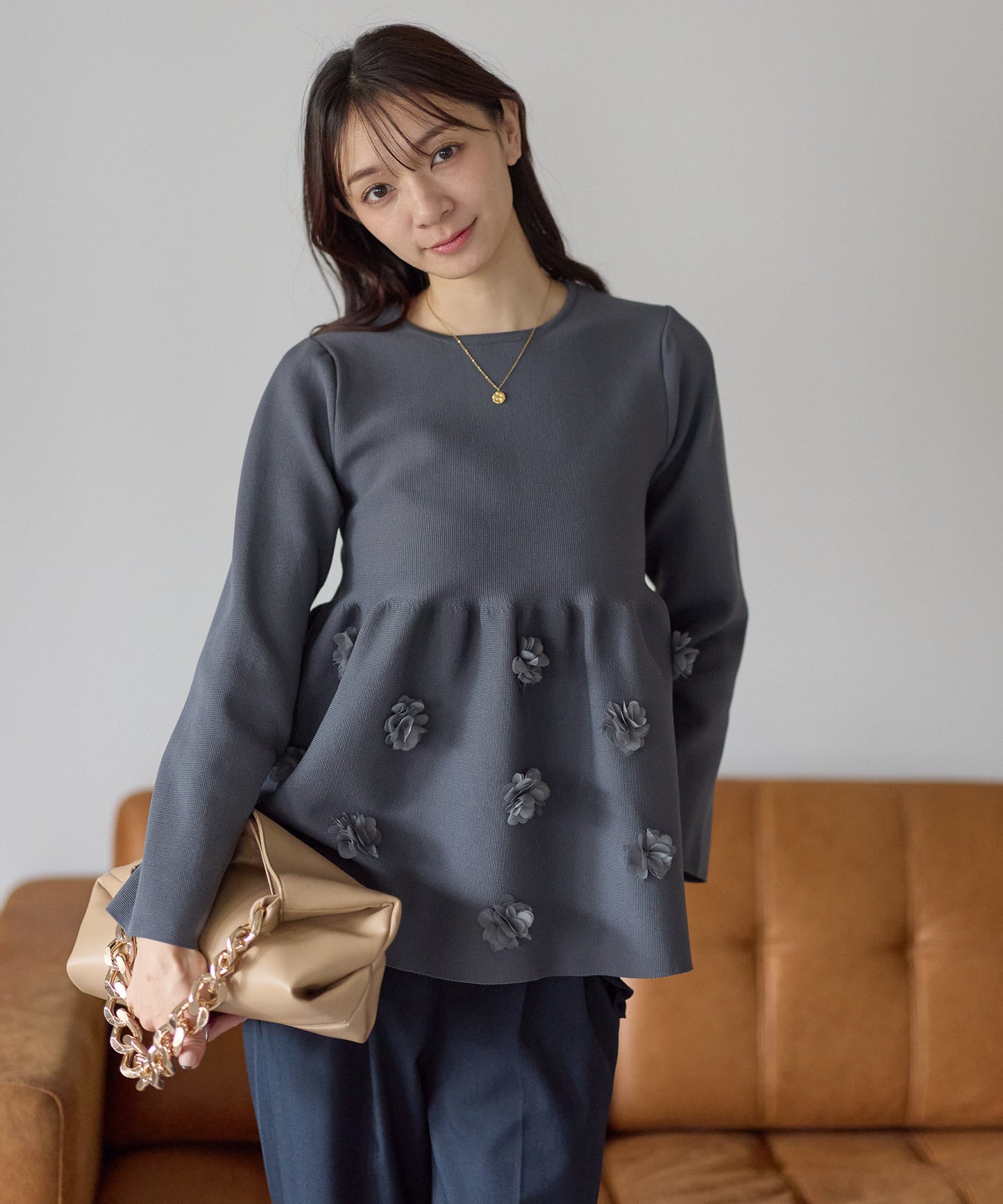 【11月28日(金)13時〜新発売〜新発売】フラワーペプラムダイバーニット