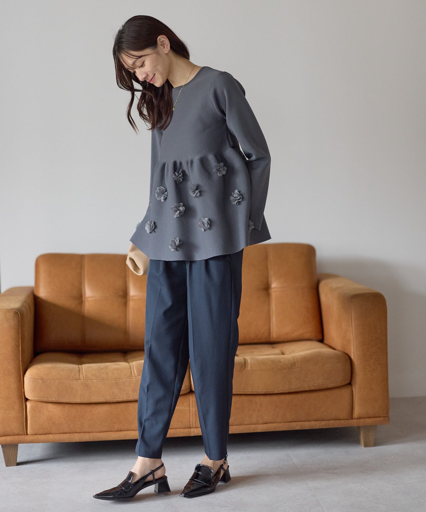 【11月28日(金)13時〜新発売〜新発売】フラワーペプラムダイバーニット