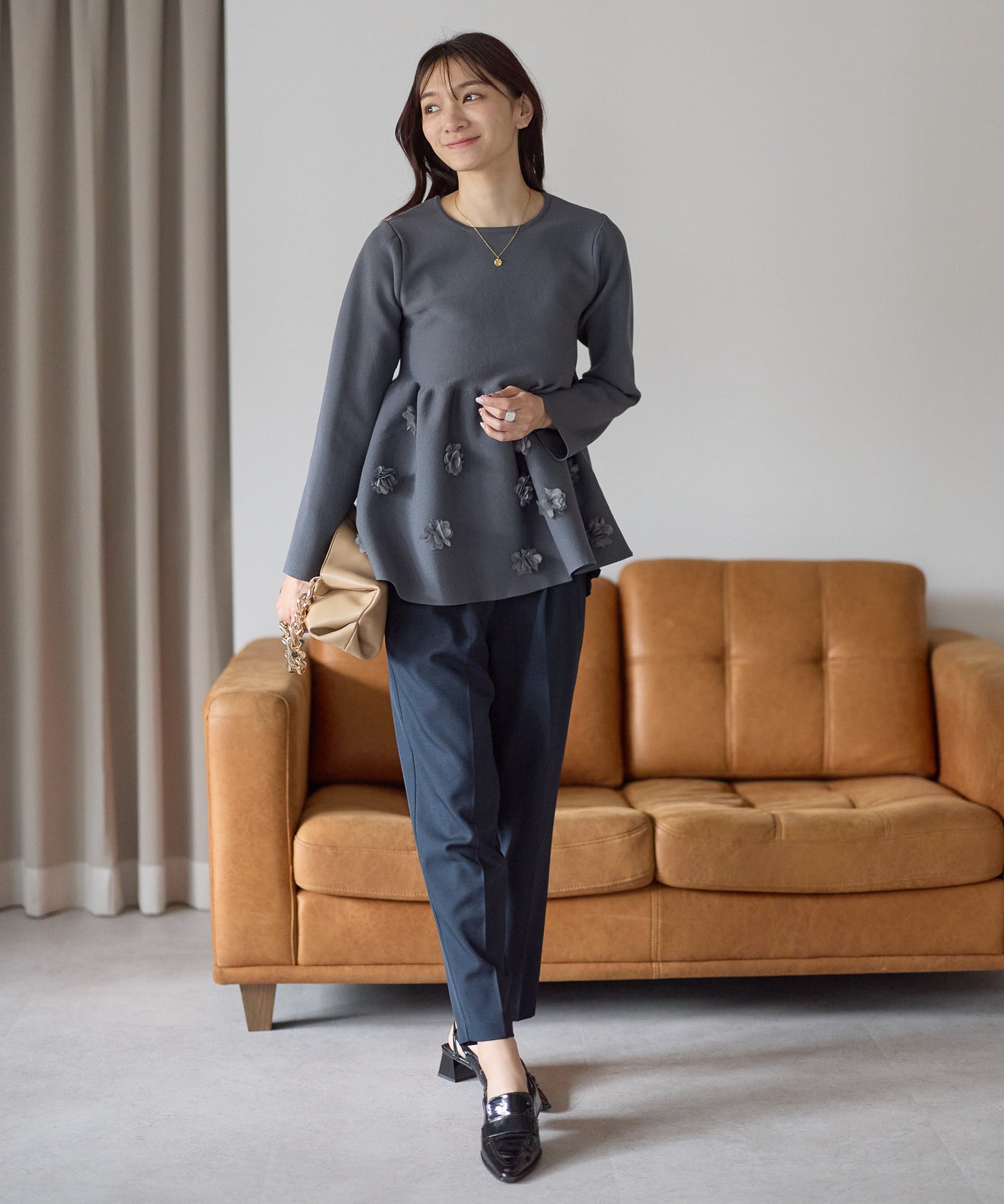 【11月28日(金)13時〜新発売〜新発売】フラワーペプラムダイバーニット