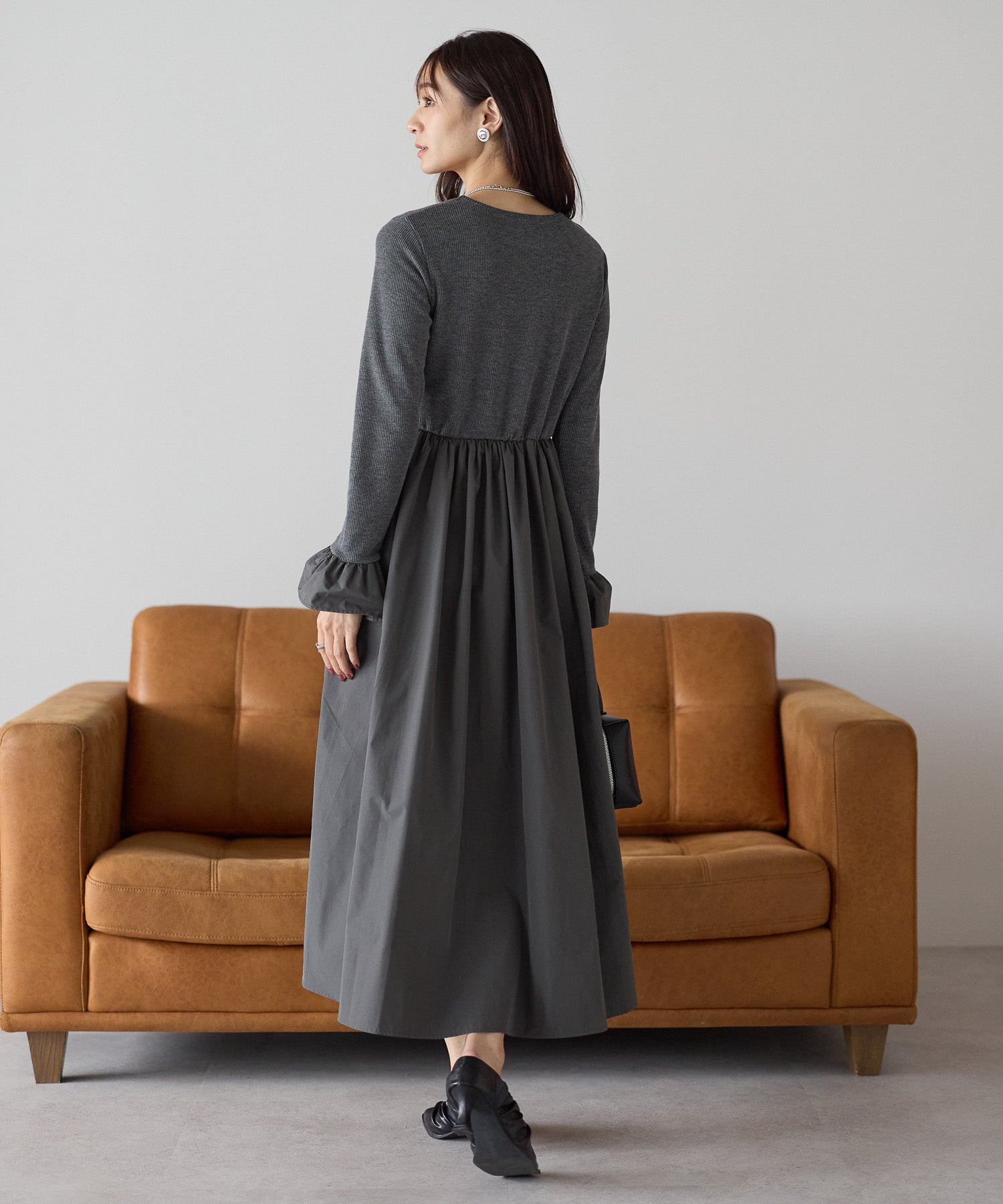 タフタフレアスリーブワンピース – Neigeオンラインストア