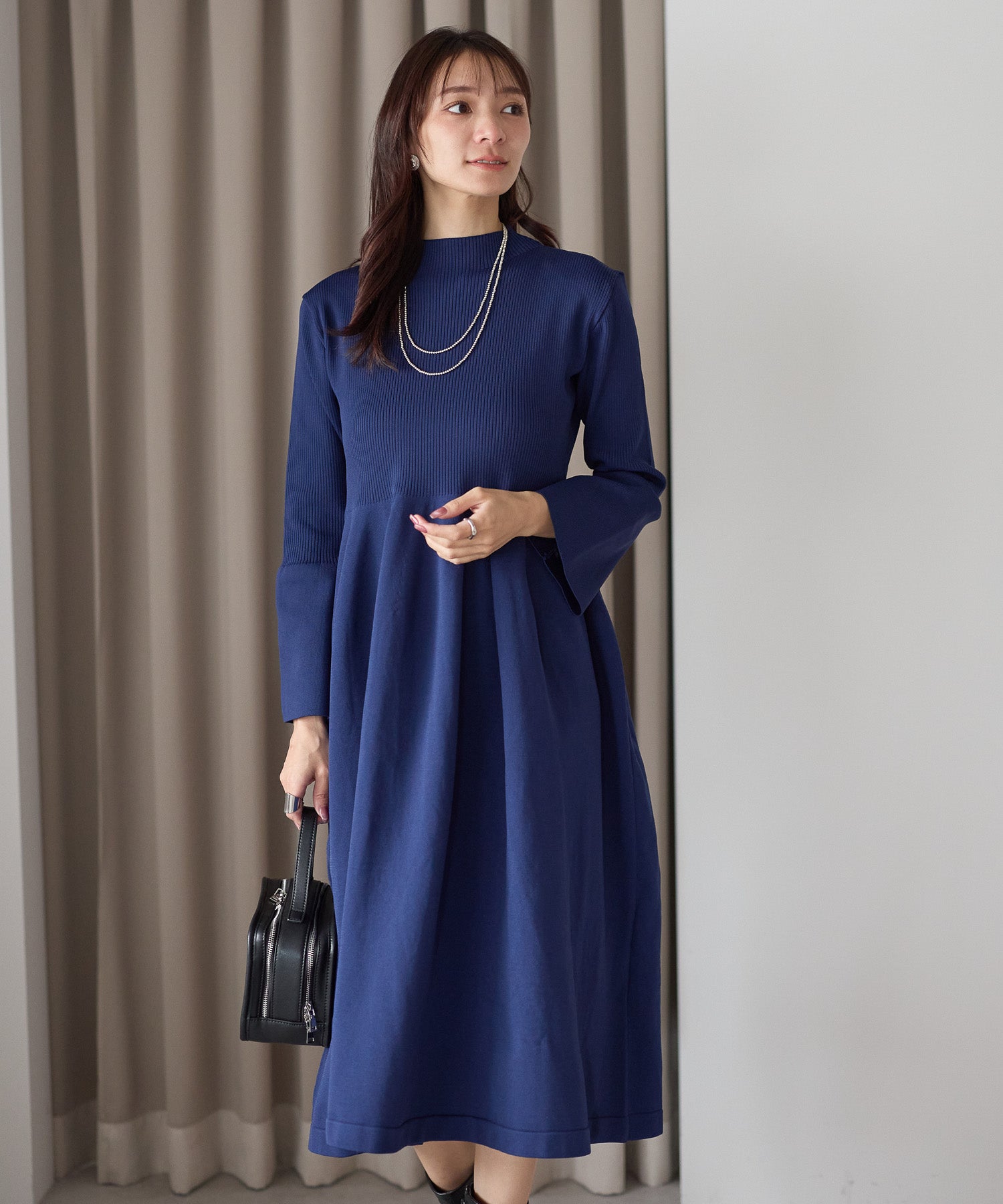 フレアスリーブダイバーニットワンピース – Neigeオンラインストア