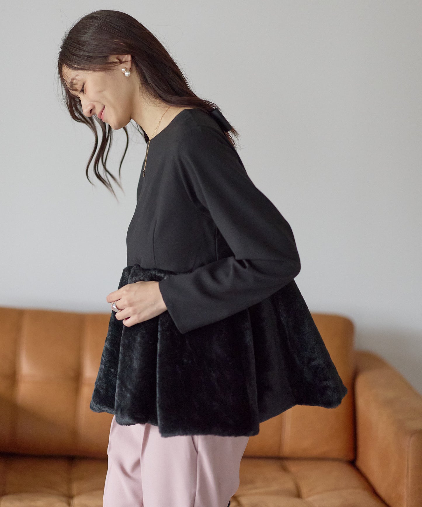 【12月5日(金)13時〜新発売】バックリボンリュクスファーペプラムトップス　