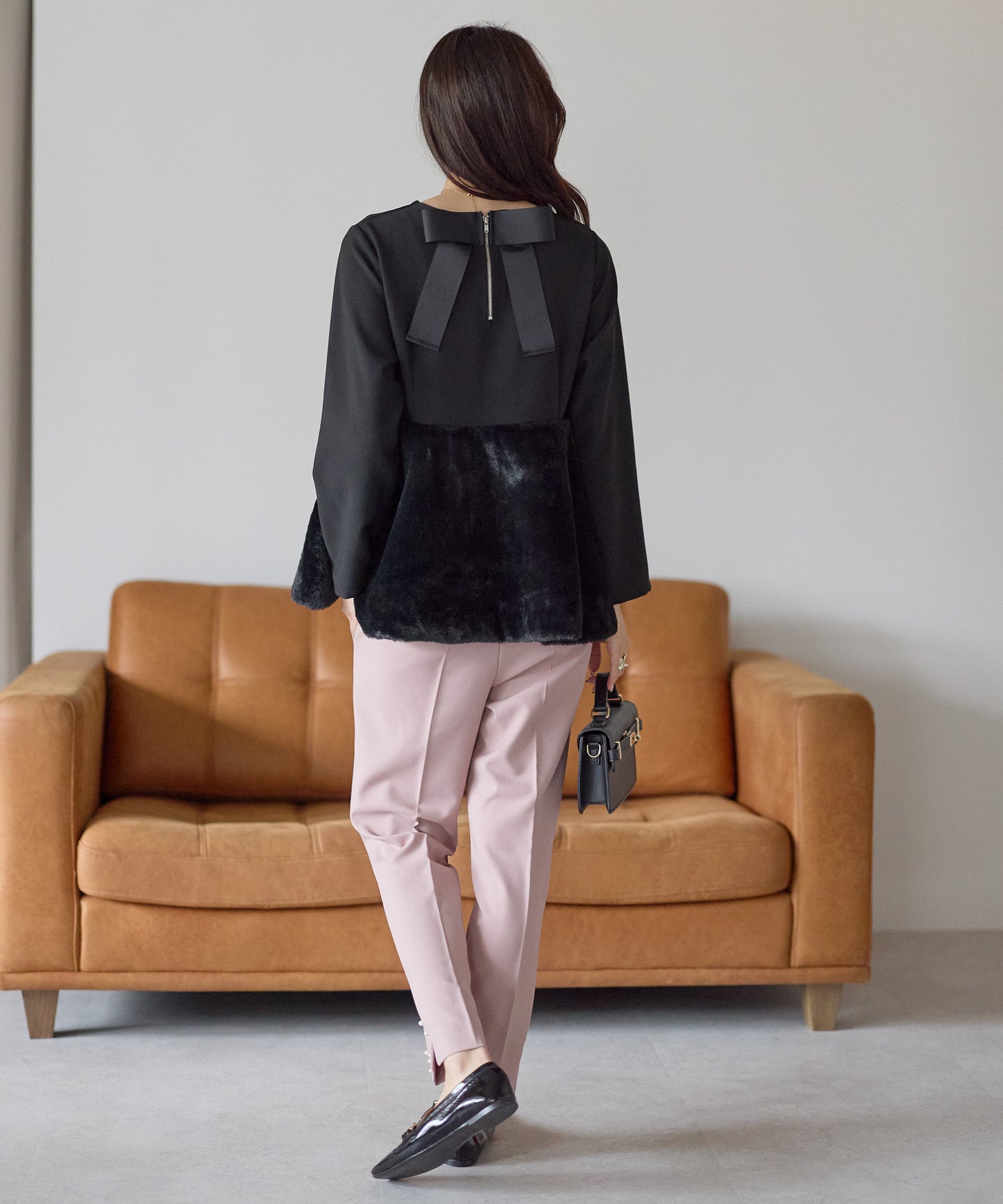 【12月5日(金)13時〜新発売】バックリボンリュクスファーペプラムトップス　