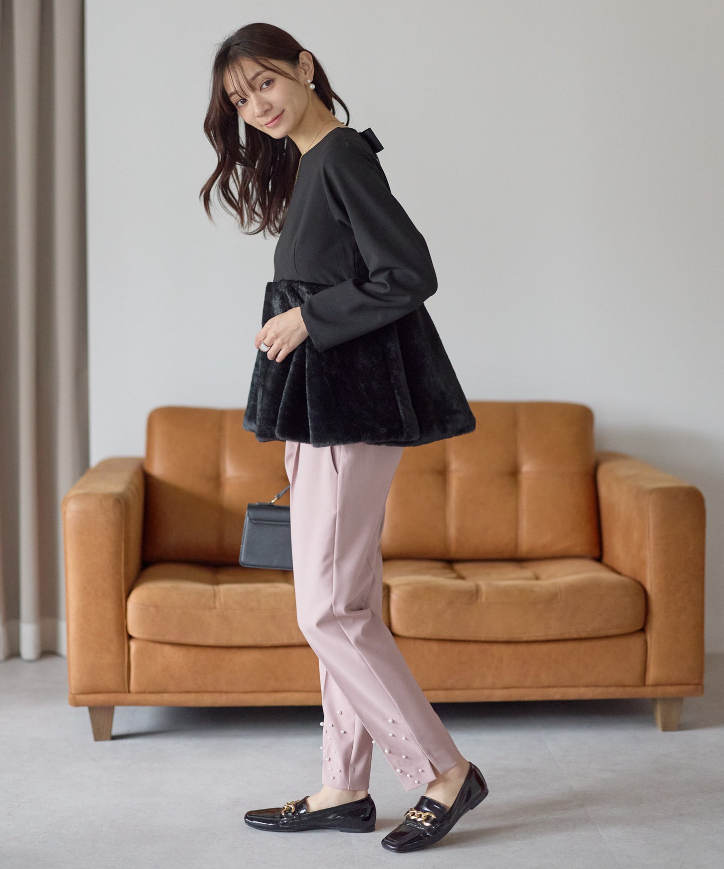 【12月5日(金)13時〜新発売】バックリボンリュクスファーペプラムトップス　