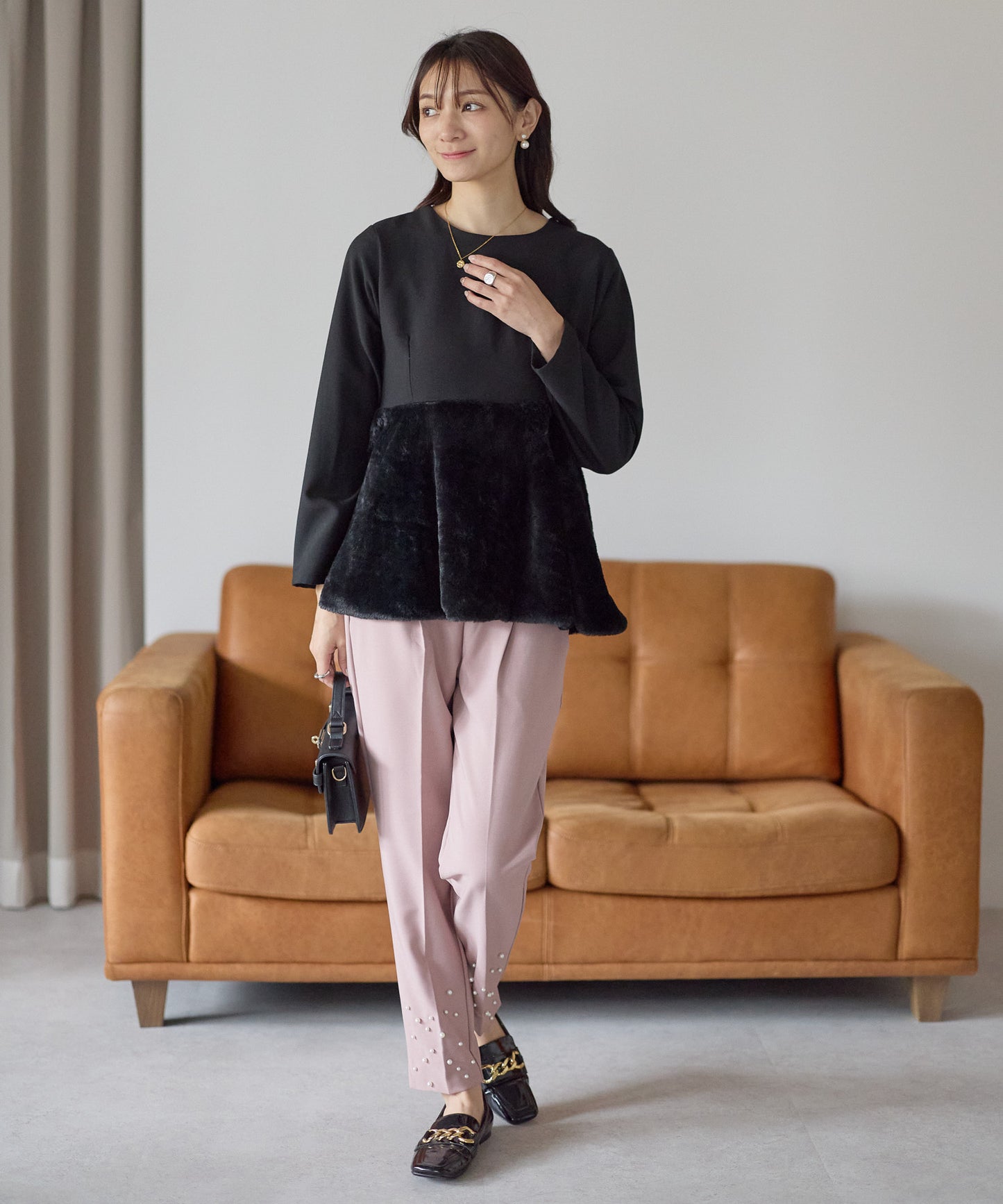 【12月5日(金)13時〜新発売】バックリボンリュクスファーペプラムトップス　