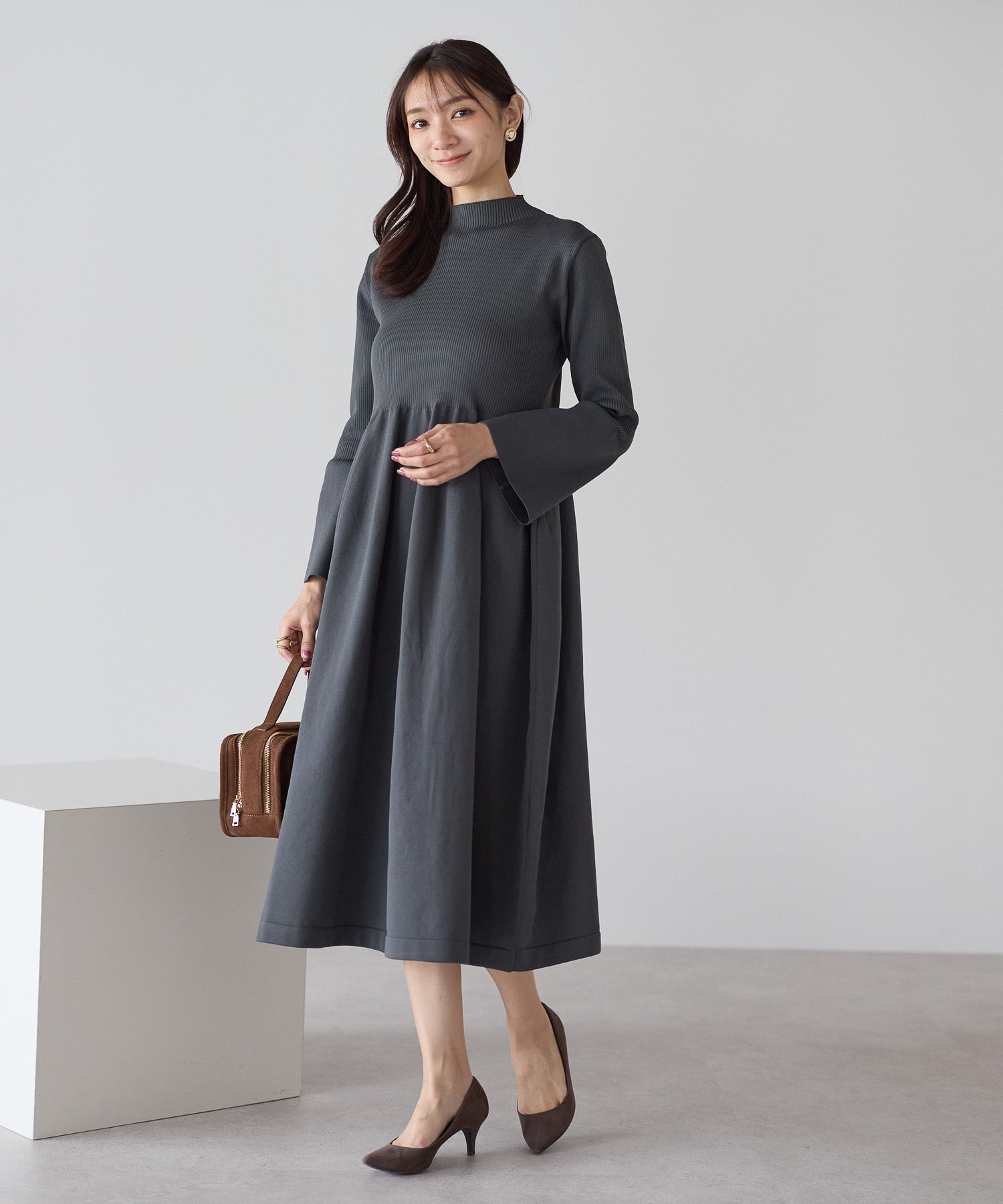 11月9日(日)20時〜新発売】フレアスリーブダイバーニットワンピース