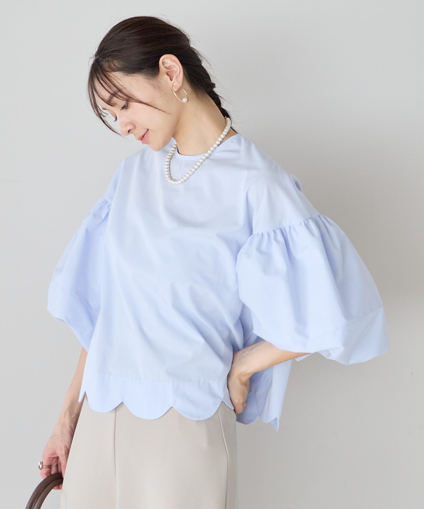 バルーンスリーブスカラップブラウス