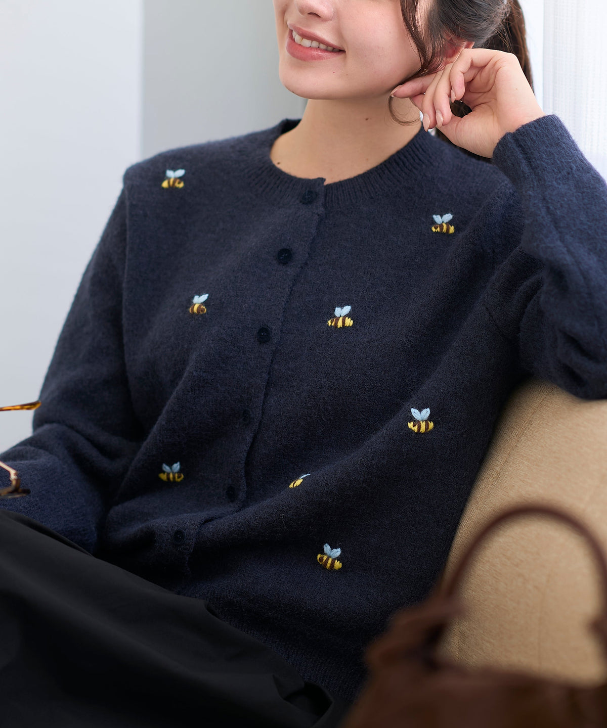 【10月18日(日)20時〜新発売】ミツバチ刺繍ニットカーディガン