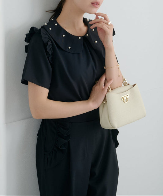 クリオネフリルパール襟ブラウス