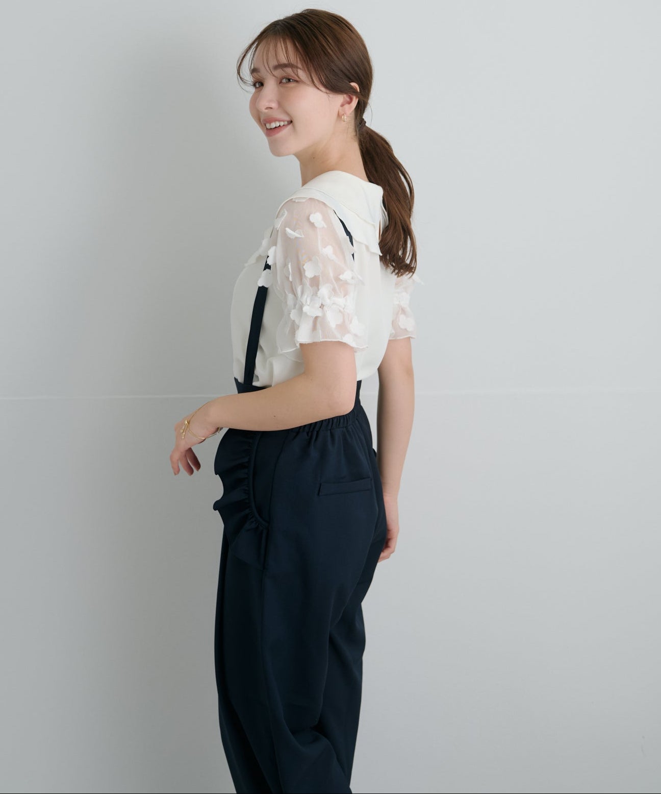 【5月10日(日)20時〜第２段予約販売開始】フローラルペタルショートスリーブブラウス