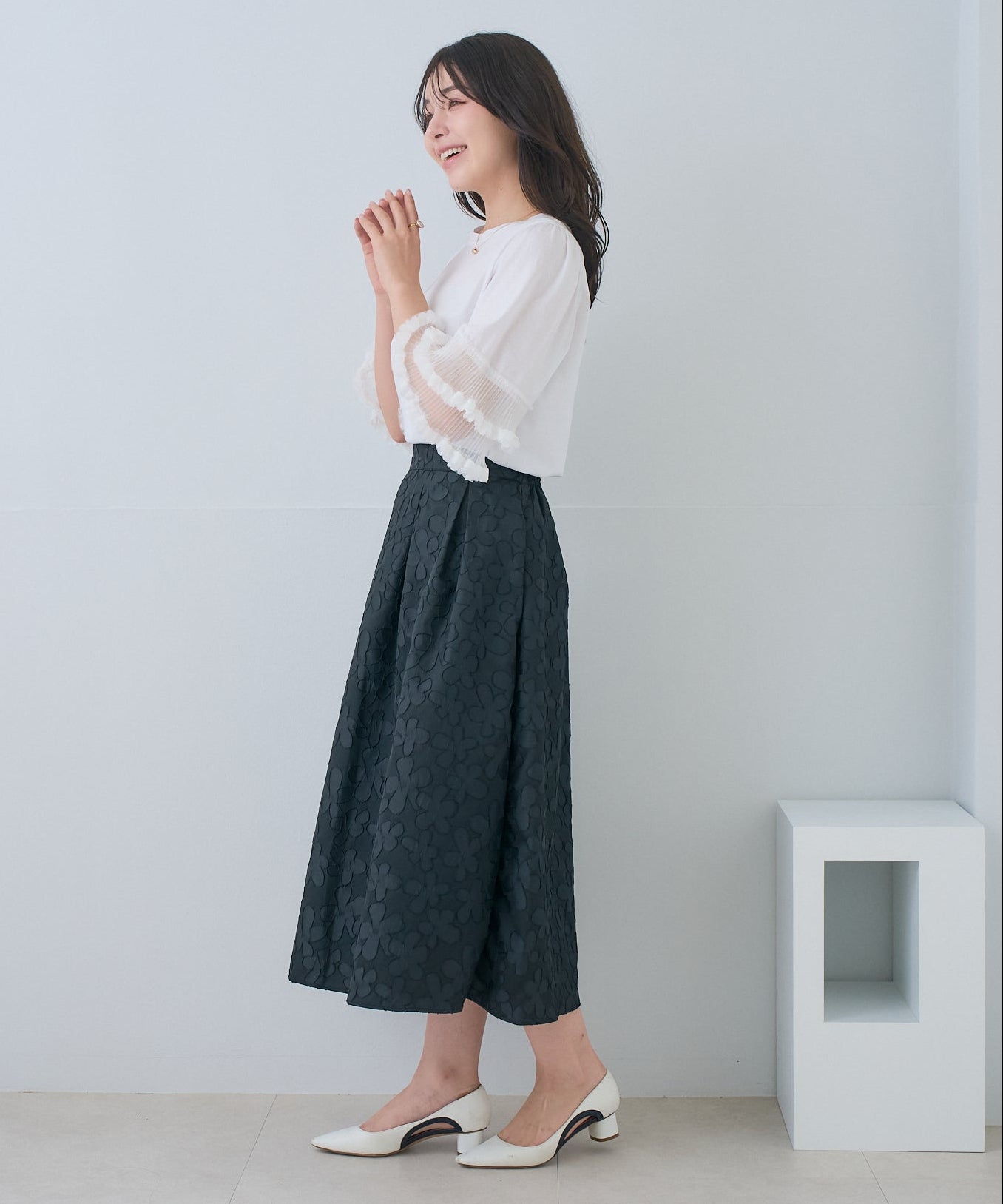 美品　エブール　フラワーJQ　ジャガード　ボリュームスカート　ホワイト　白　38 美品 エブール フラワーJQ ジャガード ボリュームスカート ホワイト 白