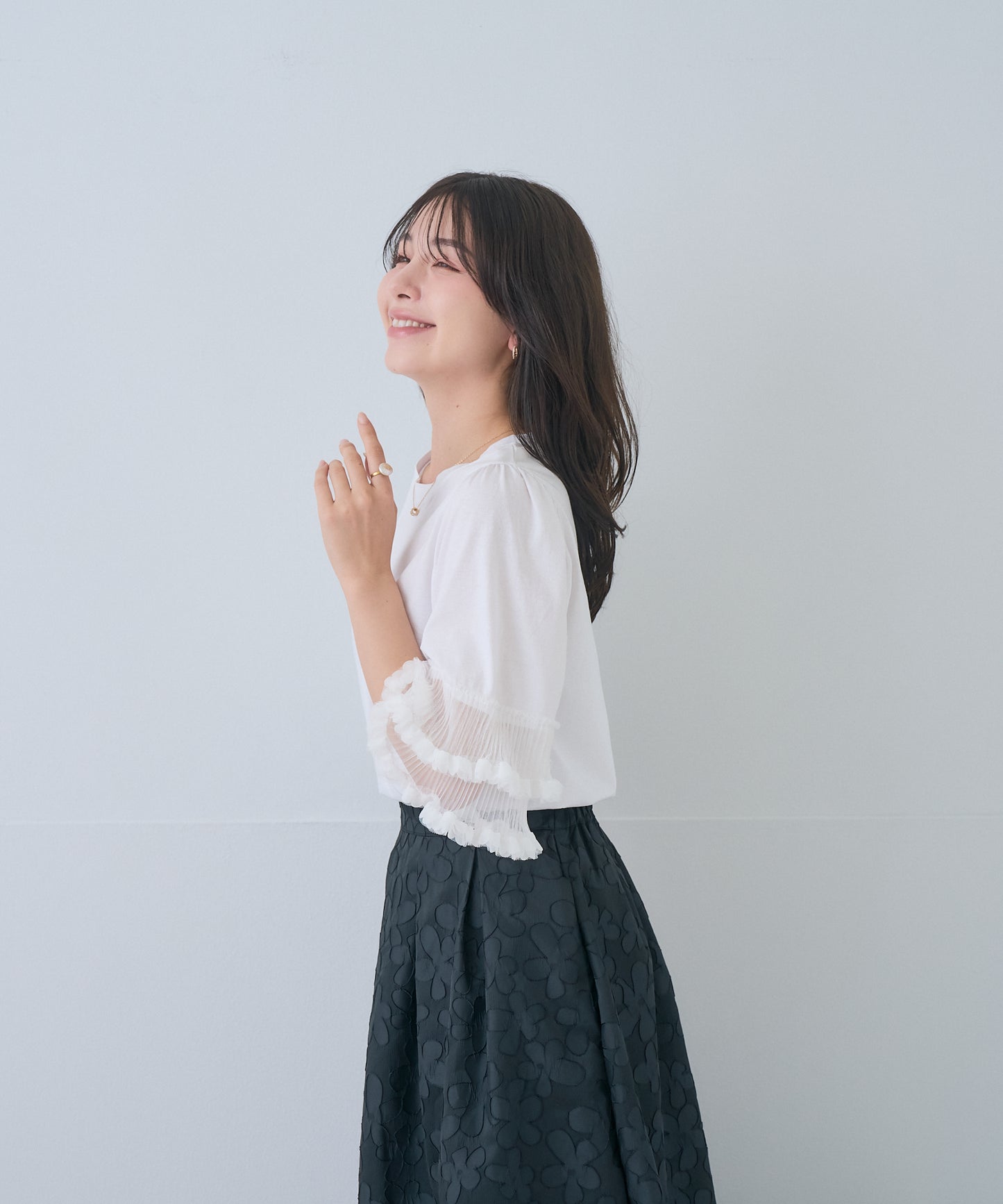 【5月17日(日)20時〜新発売】フラワーペタルシアースリーブトップス