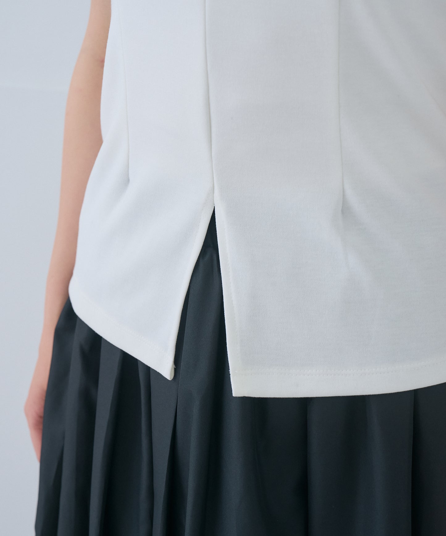 【5月17日(日)20時〜新発売】フォルムスリーブカットソー