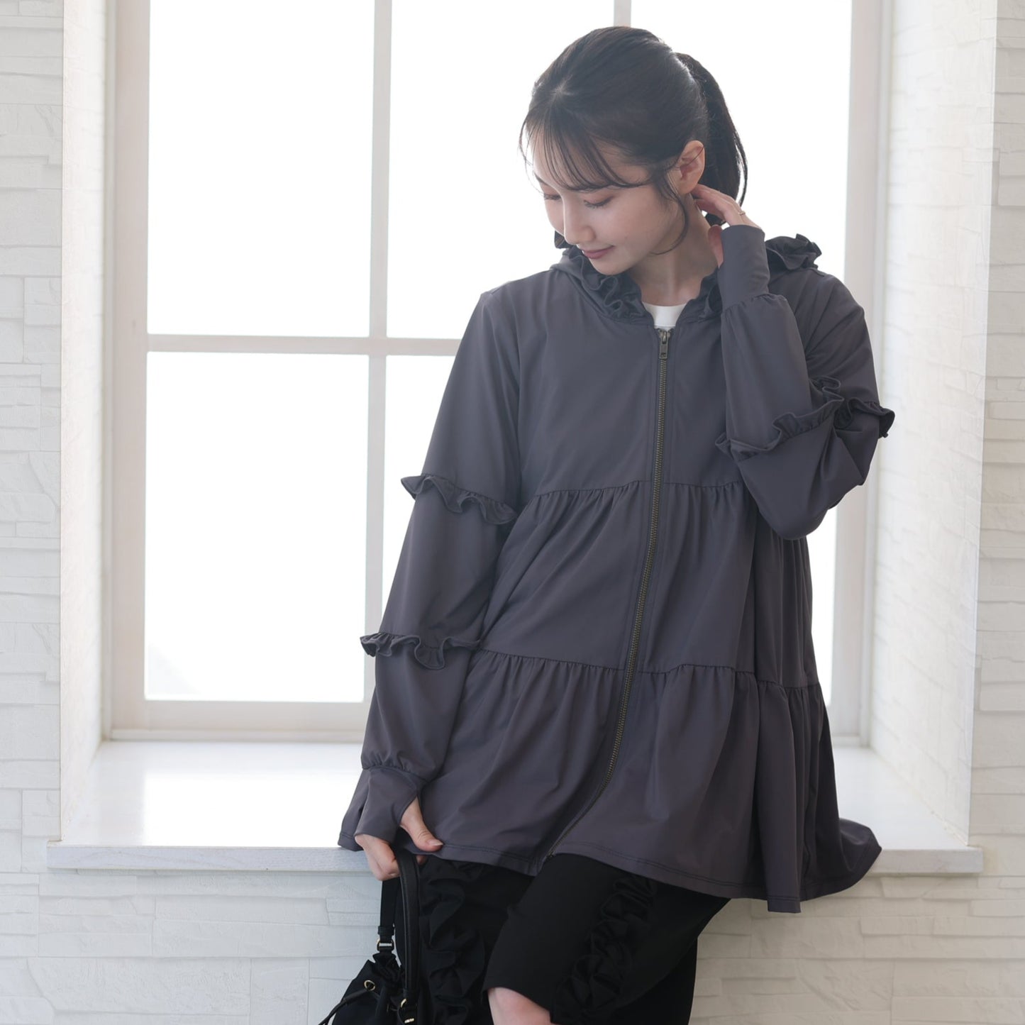 【8月3日(日)20時〜新発売】25AW UVカット99.9%フリルティアードパーカー